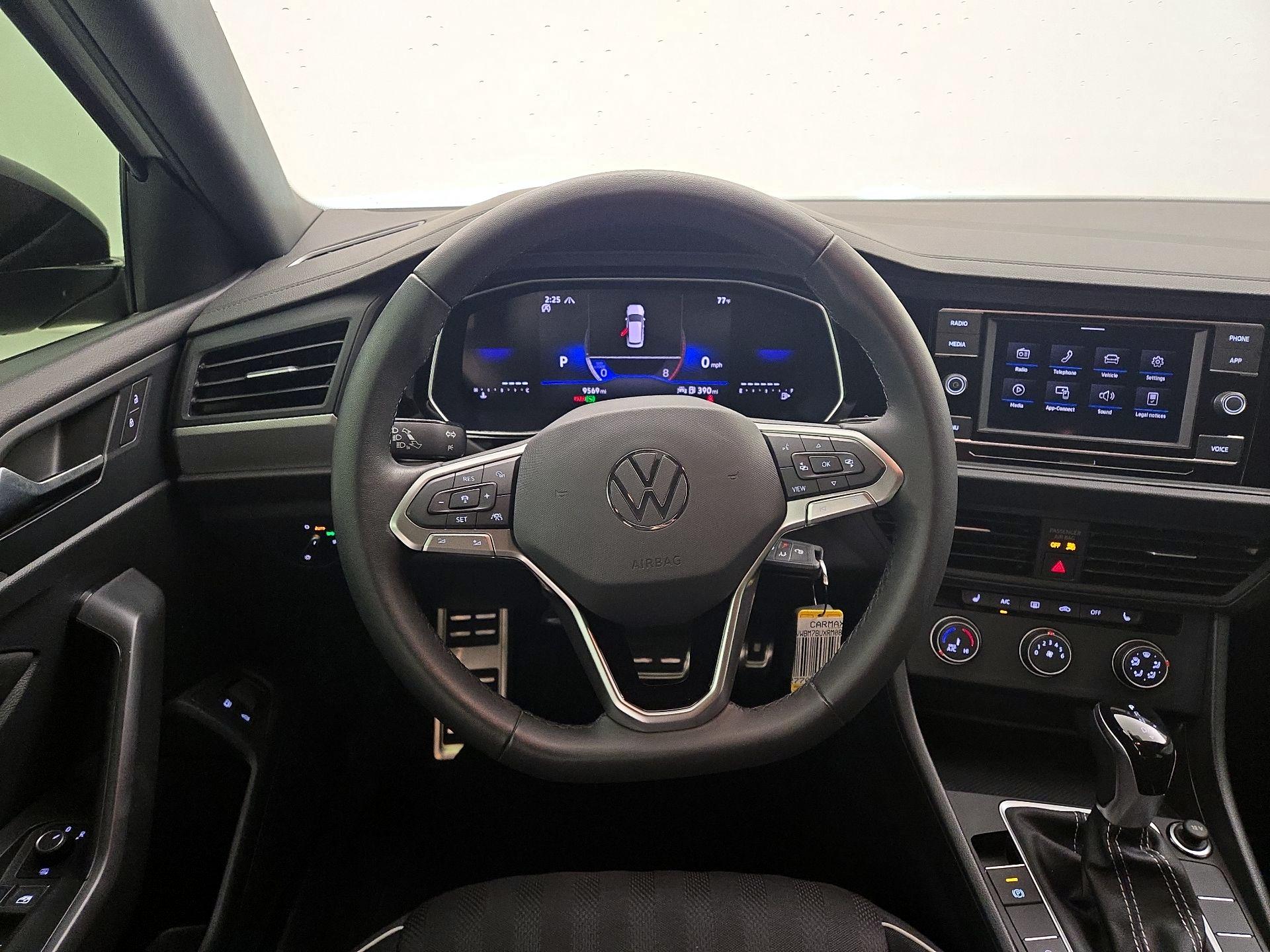 Thumbnail: 2024 Volkswagen Jetta - 10