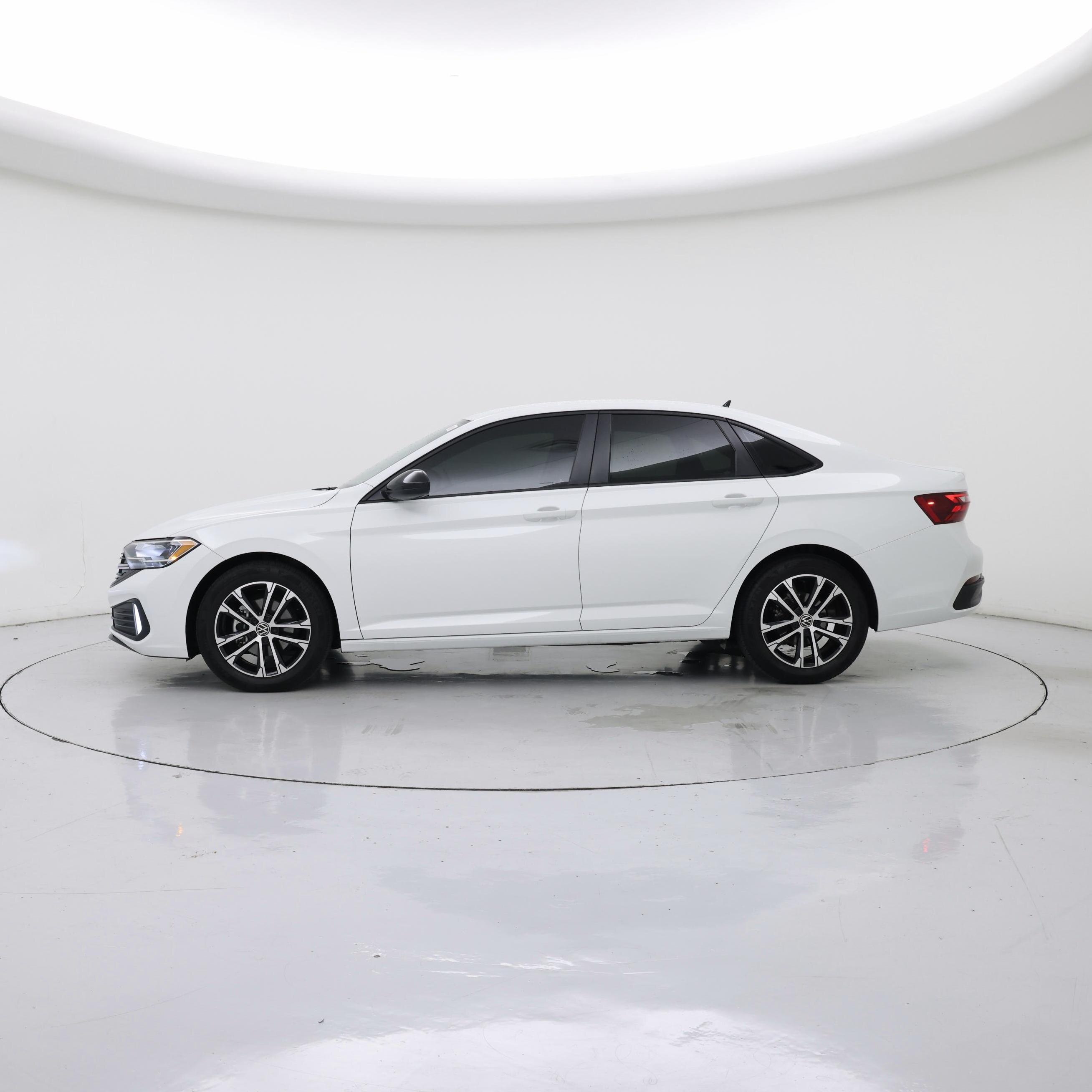 Thumbnail: 2024 Volkswagen Jetta - 3