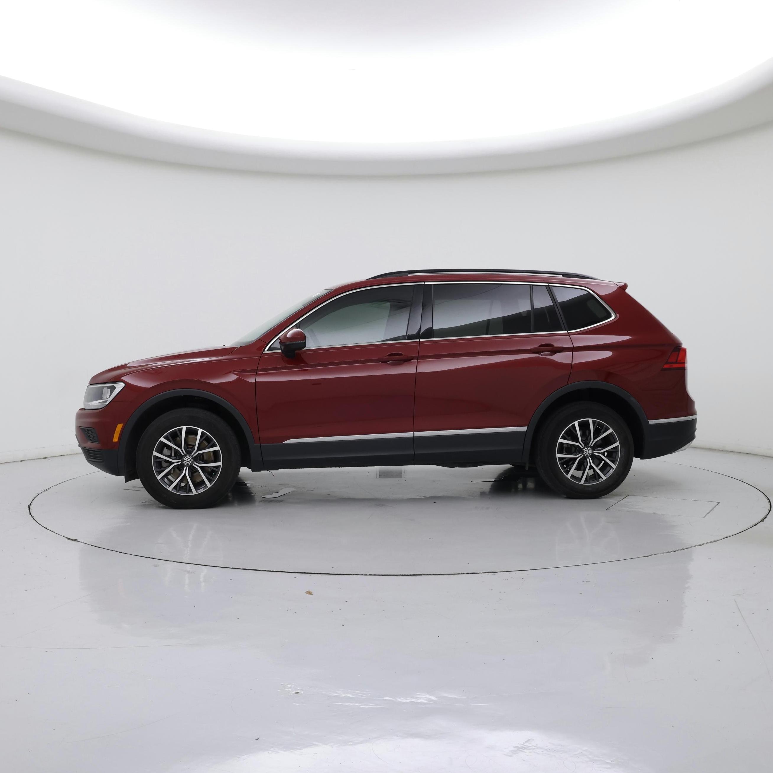 Thumbnail: 2020 Volkswagen Tiguan - 3