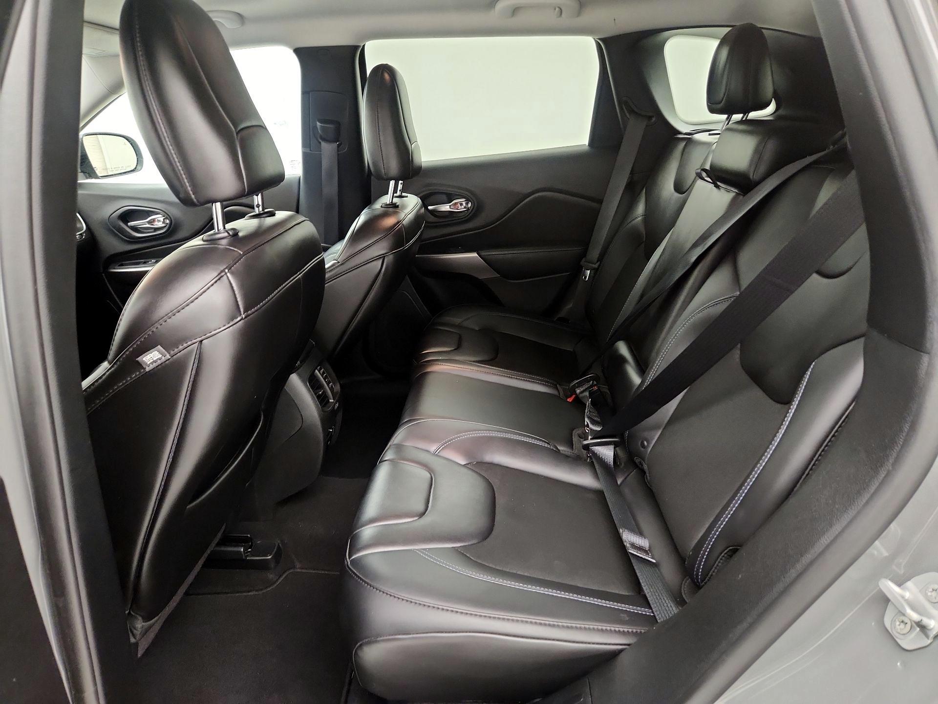Thumbnail: 2019 Jeep Cherokee - 19