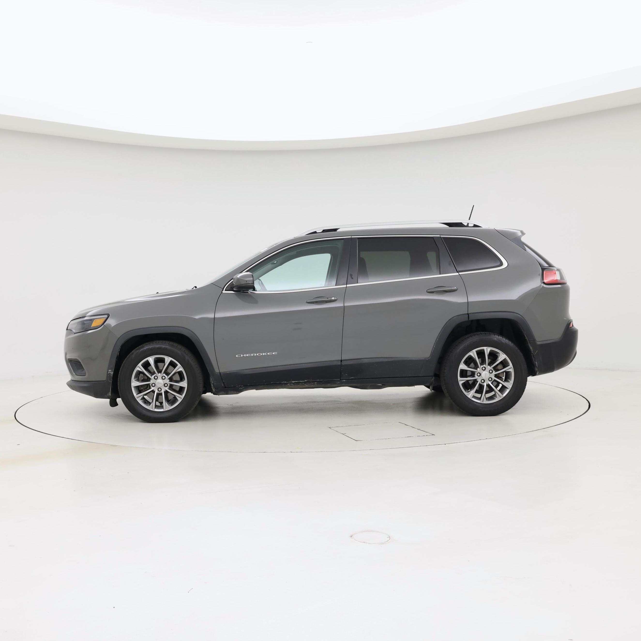 Thumbnail: 2019 Jeep Cherokee - 3