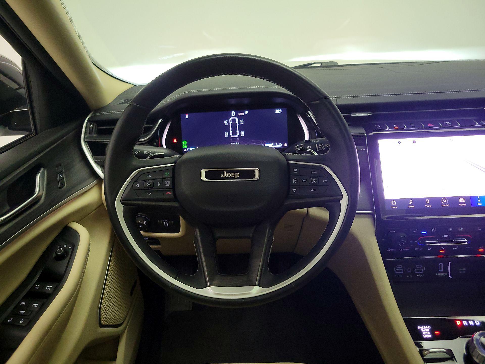 Thumbnail: 2022 Jeep Grand Cherokee - 10