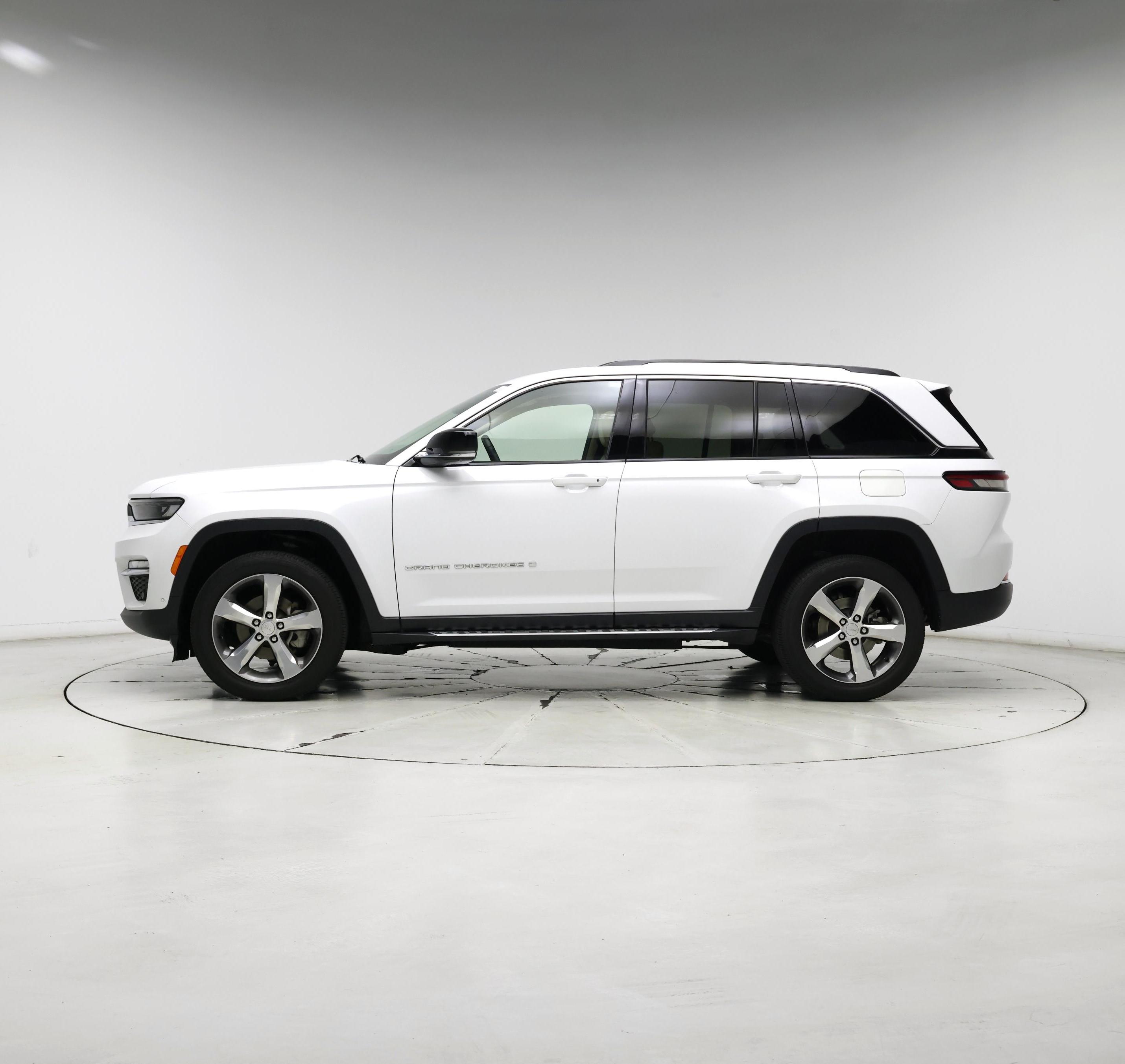Thumbnail: 2022 Jeep Grand Cherokee - 3