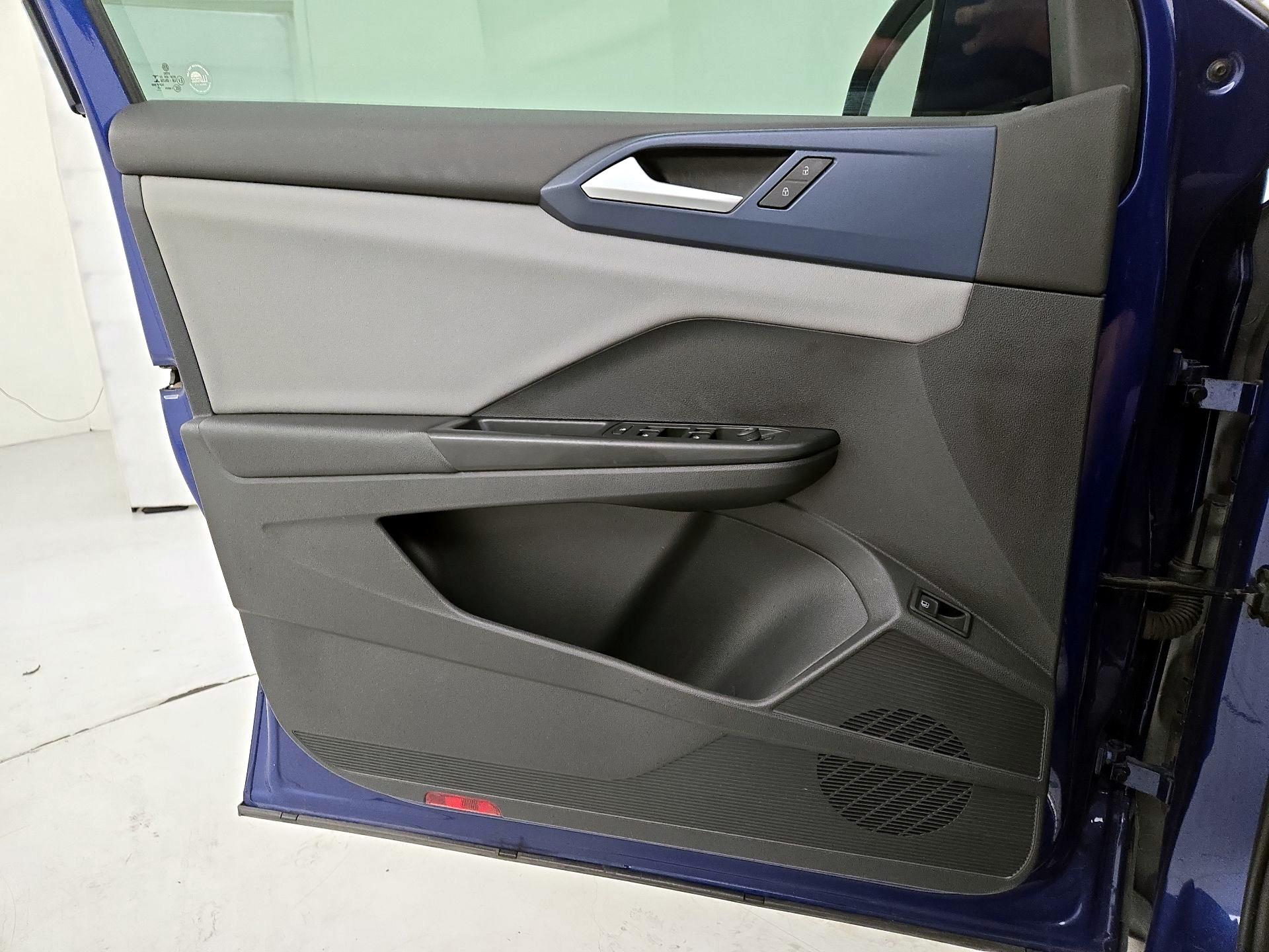 Thumbnail: 2022 Volkswagen Taos - 12