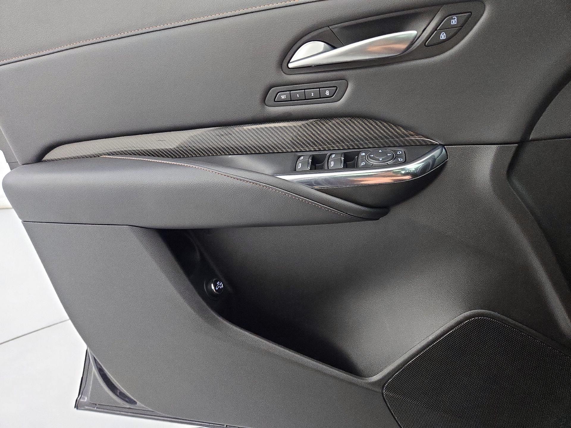 Thumbnail: 2023 Cadillac XT4 - 12