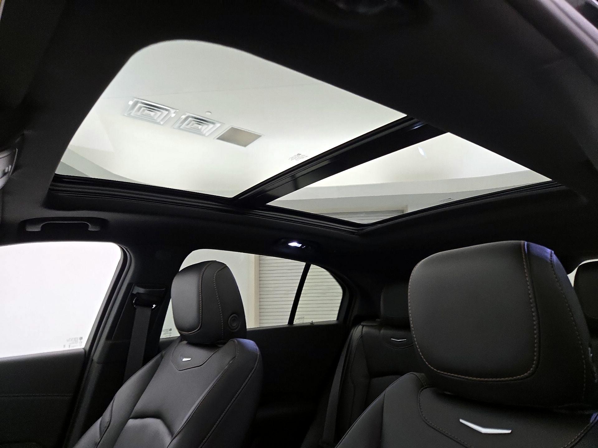 Thumbnail: 2023 Cadillac XT4 - 19
