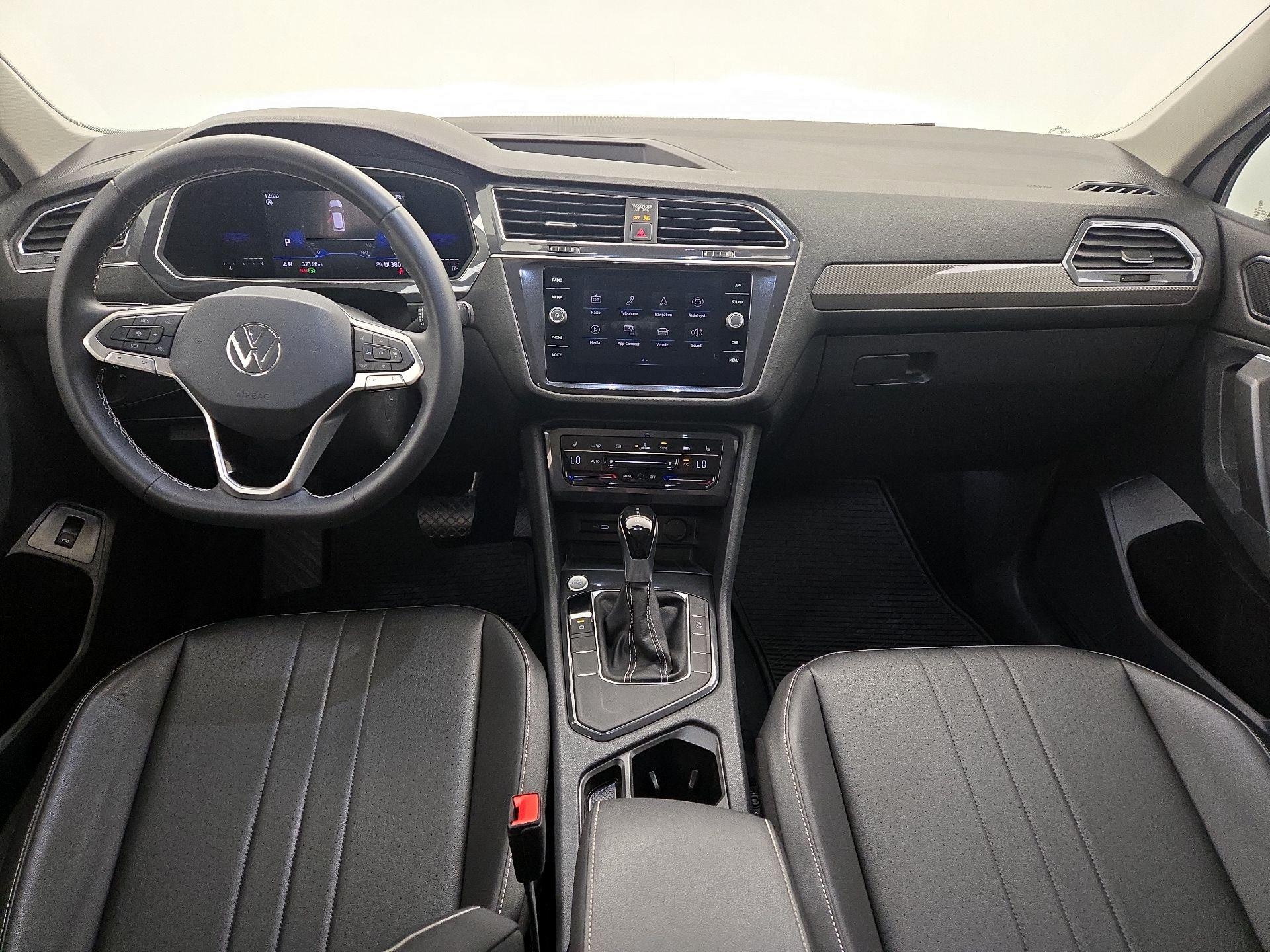 Thumbnail: 2022 Volkswagen Tiguan - 9