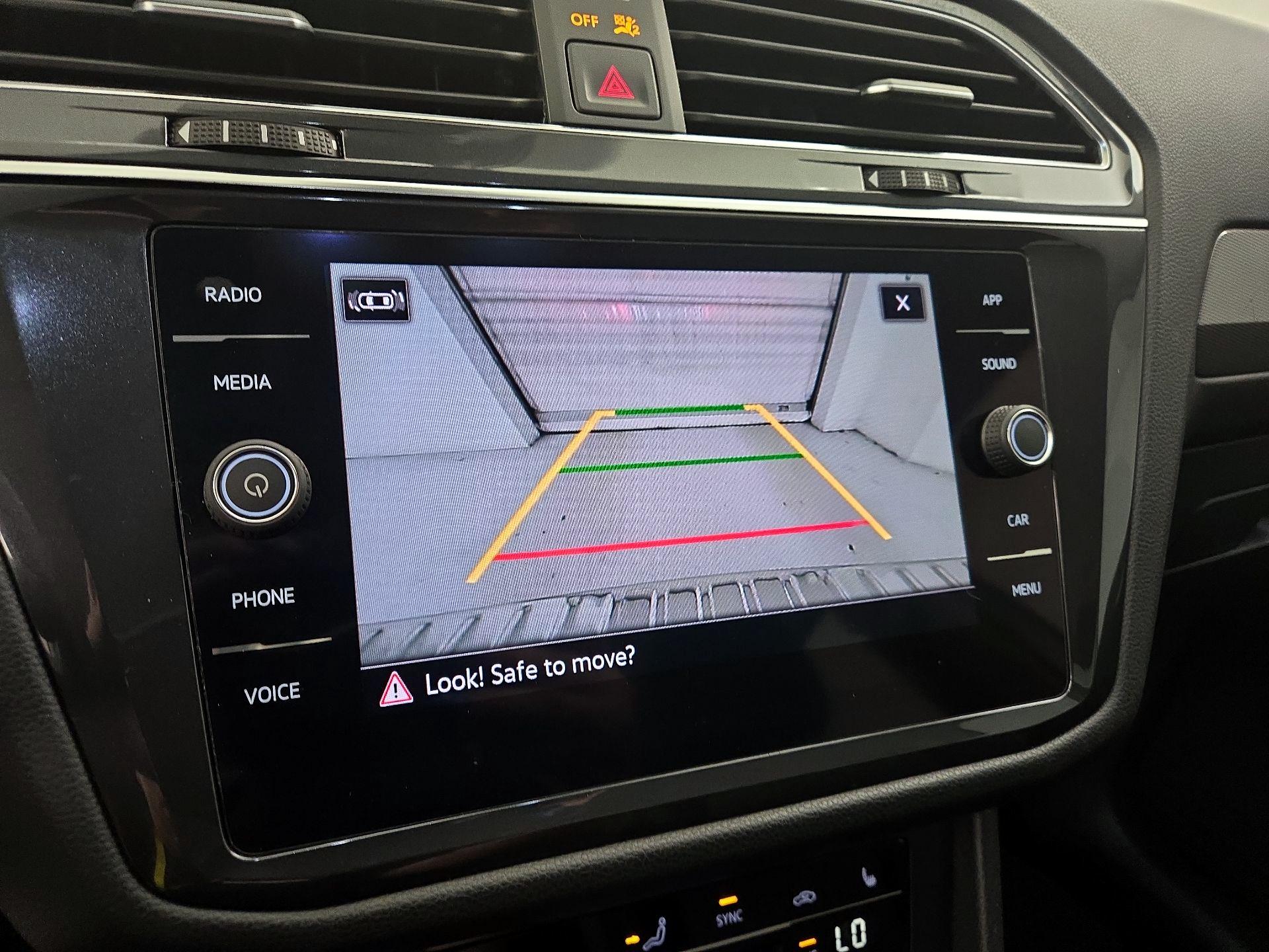 Thumbnail: 2022 Volkswagen Tiguan - 14