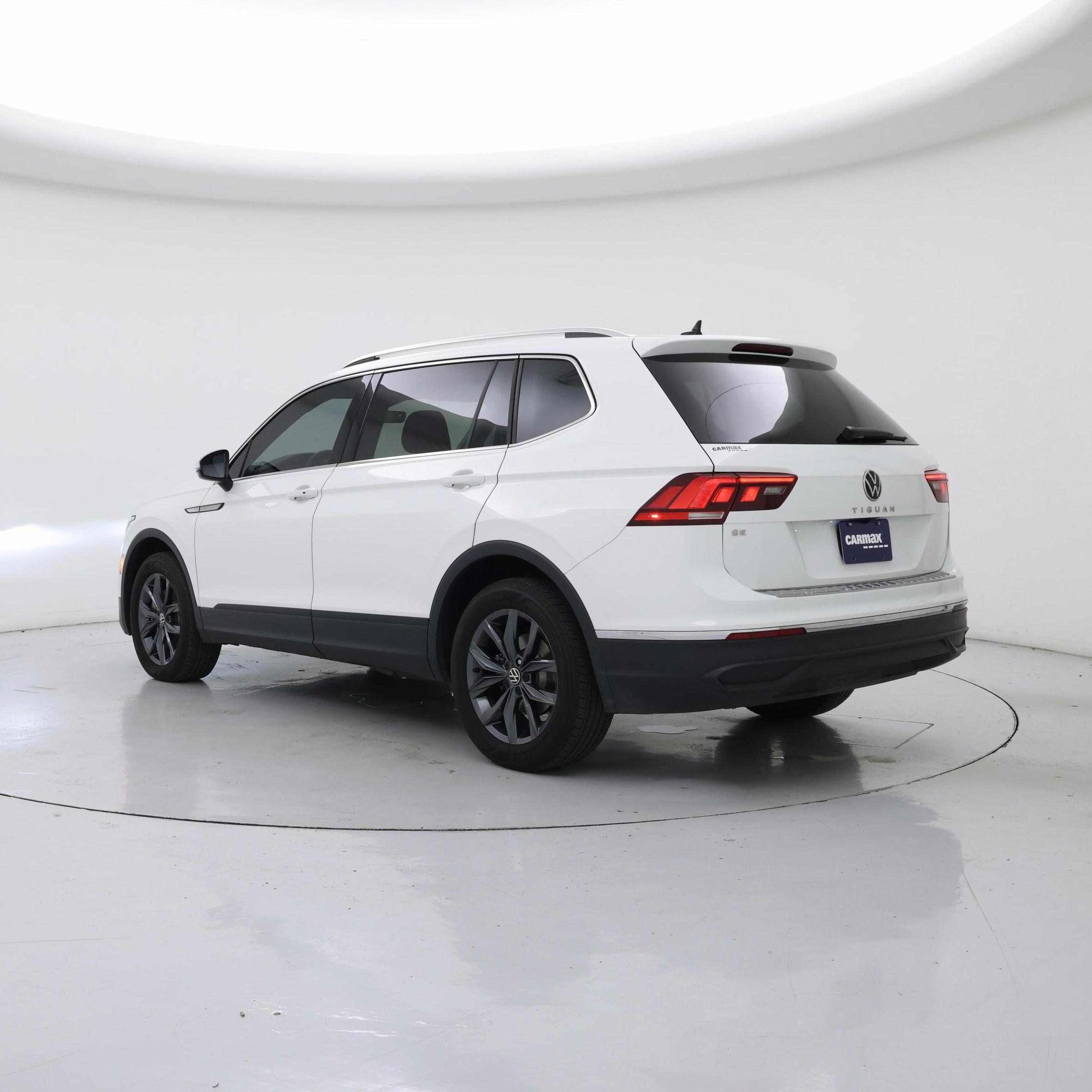 Thumbnail: 2022 Volkswagen Tiguan - 2