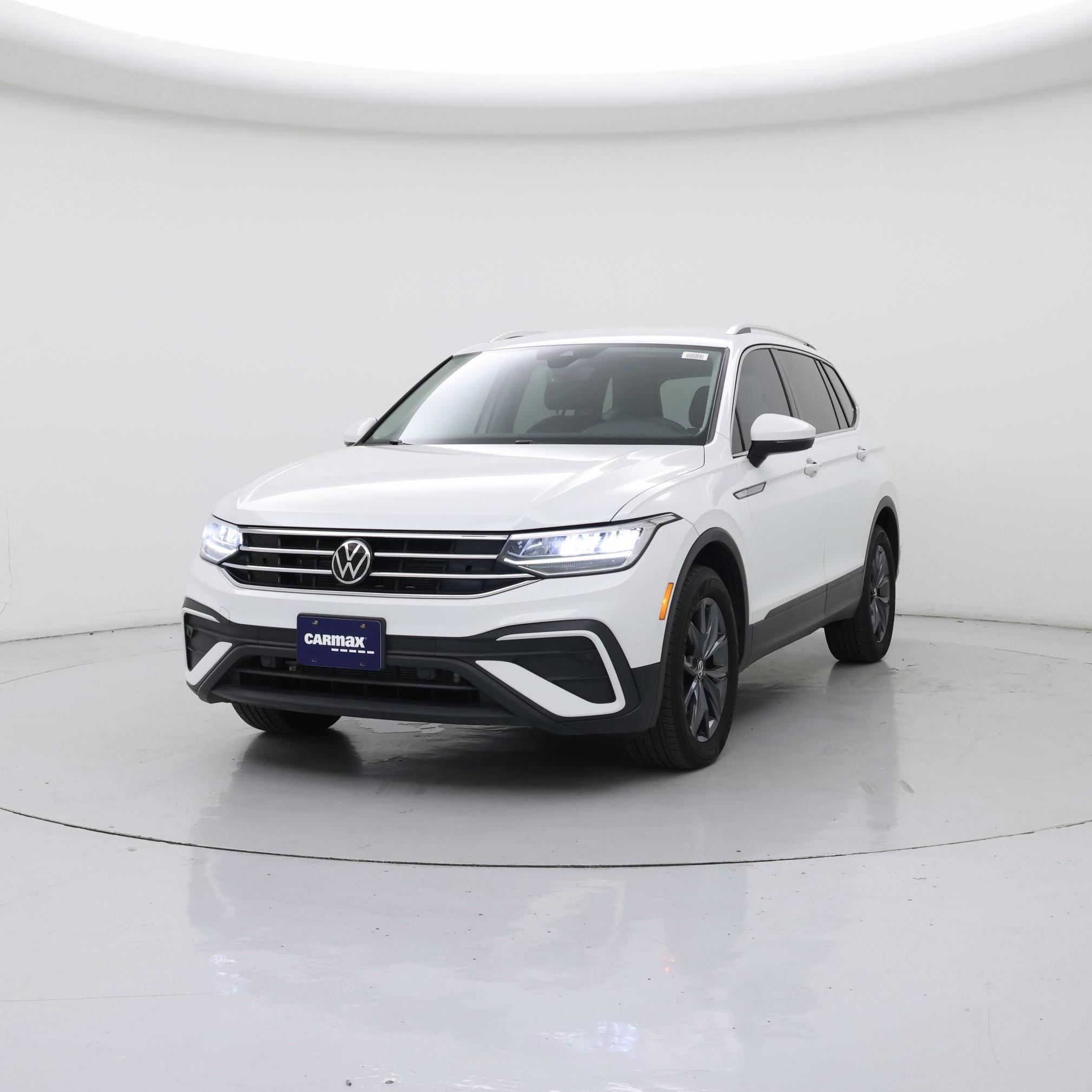 Thumbnail: 2022 Volkswagen Tiguan - 4