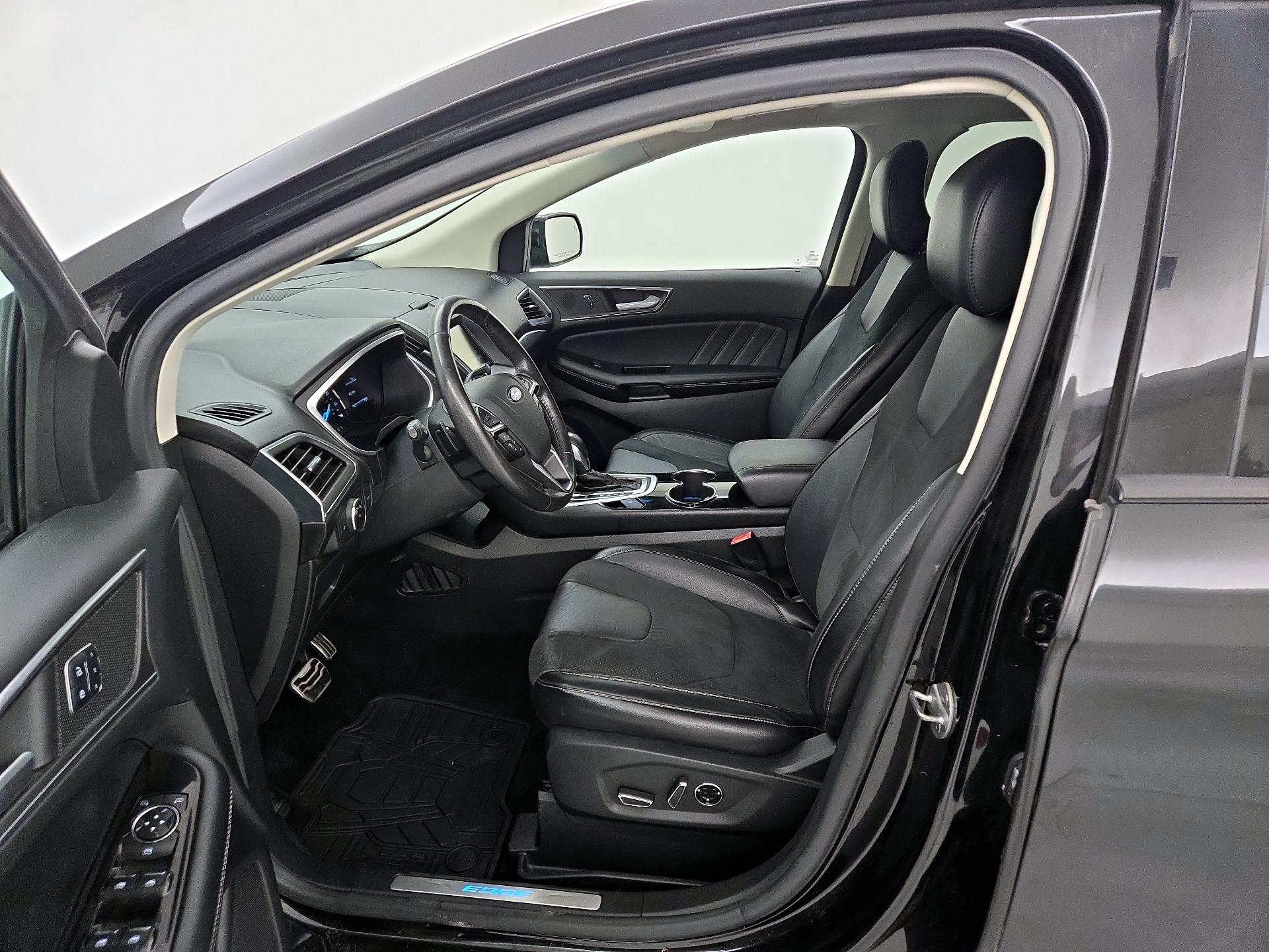 Thumbnail: 2015 Ford Edge - 11
