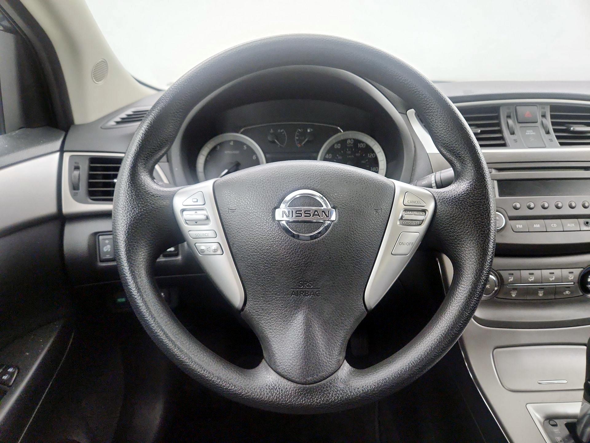 Thumbnail: 2014 Nissan Sentra - 10