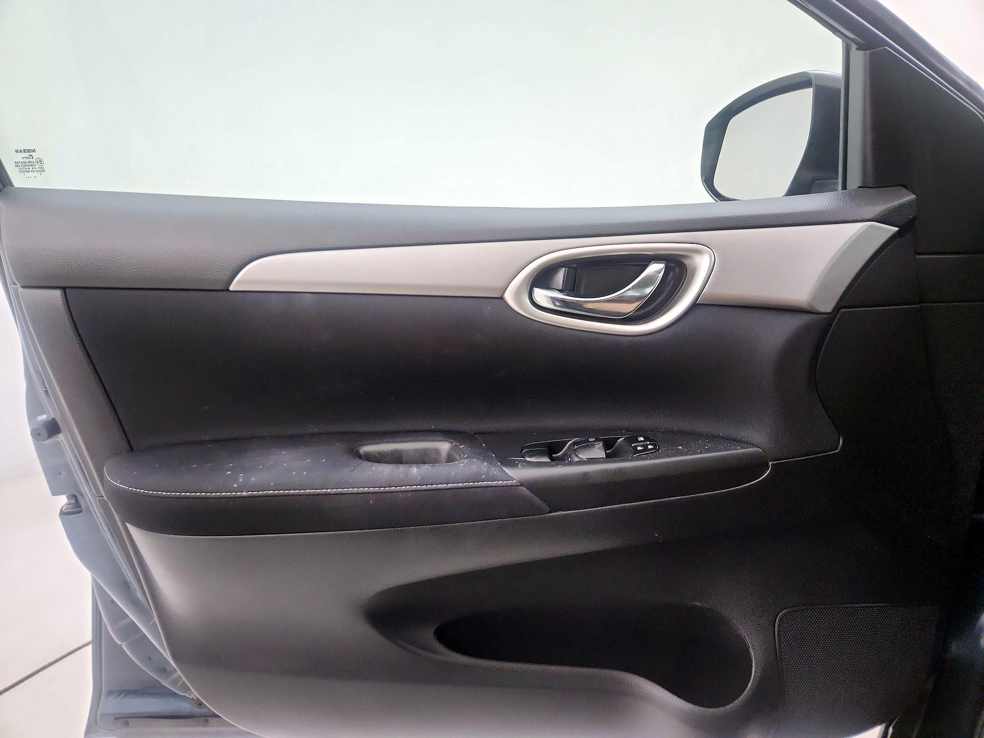 Thumbnail: 2014 Nissan Sentra - 12