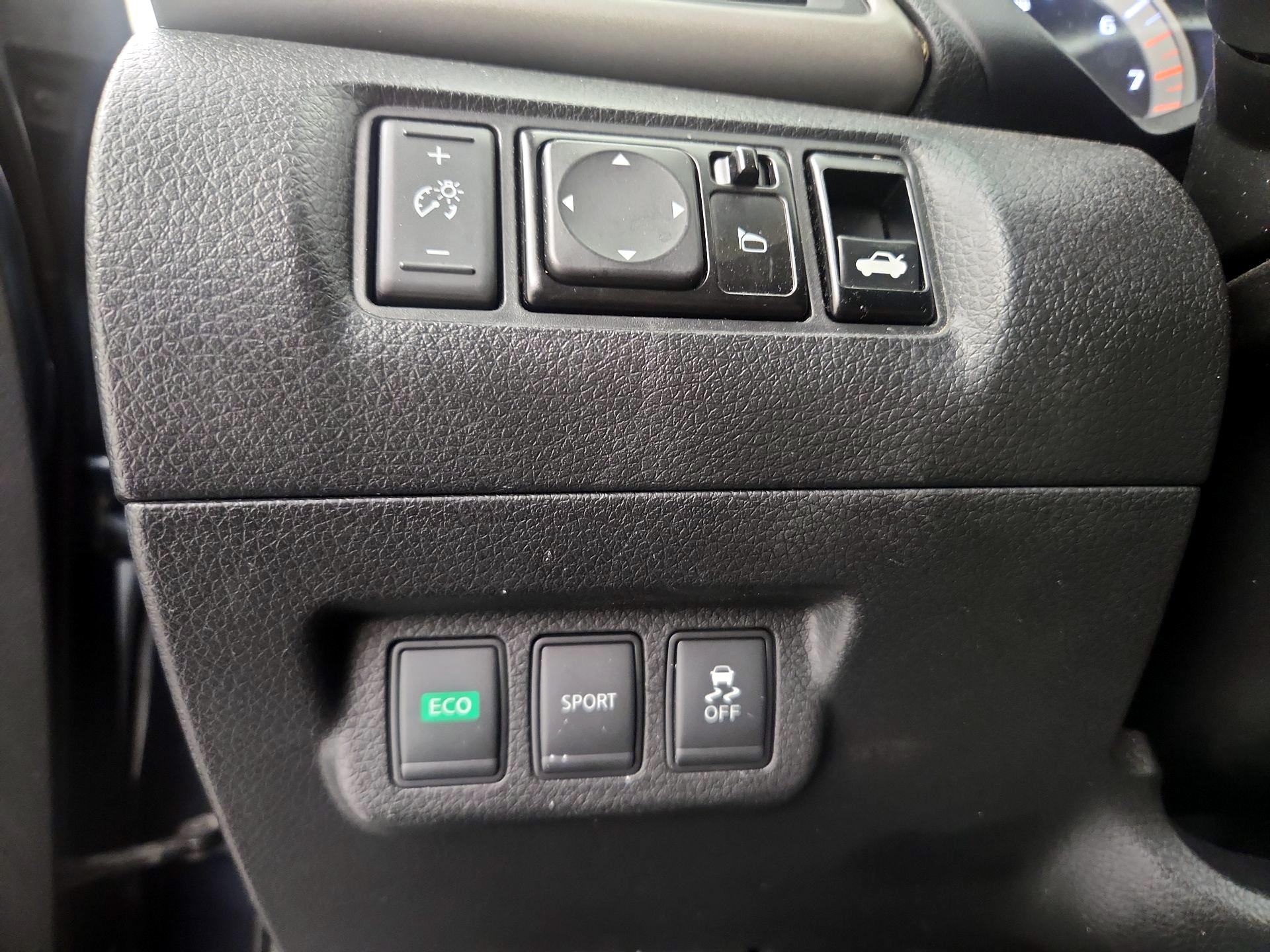Thumbnail: 2014 Nissan Sentra - 13
