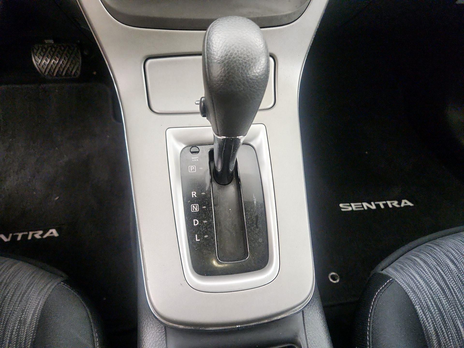 Thumbnail: 2014 Nissan Sentra - 16