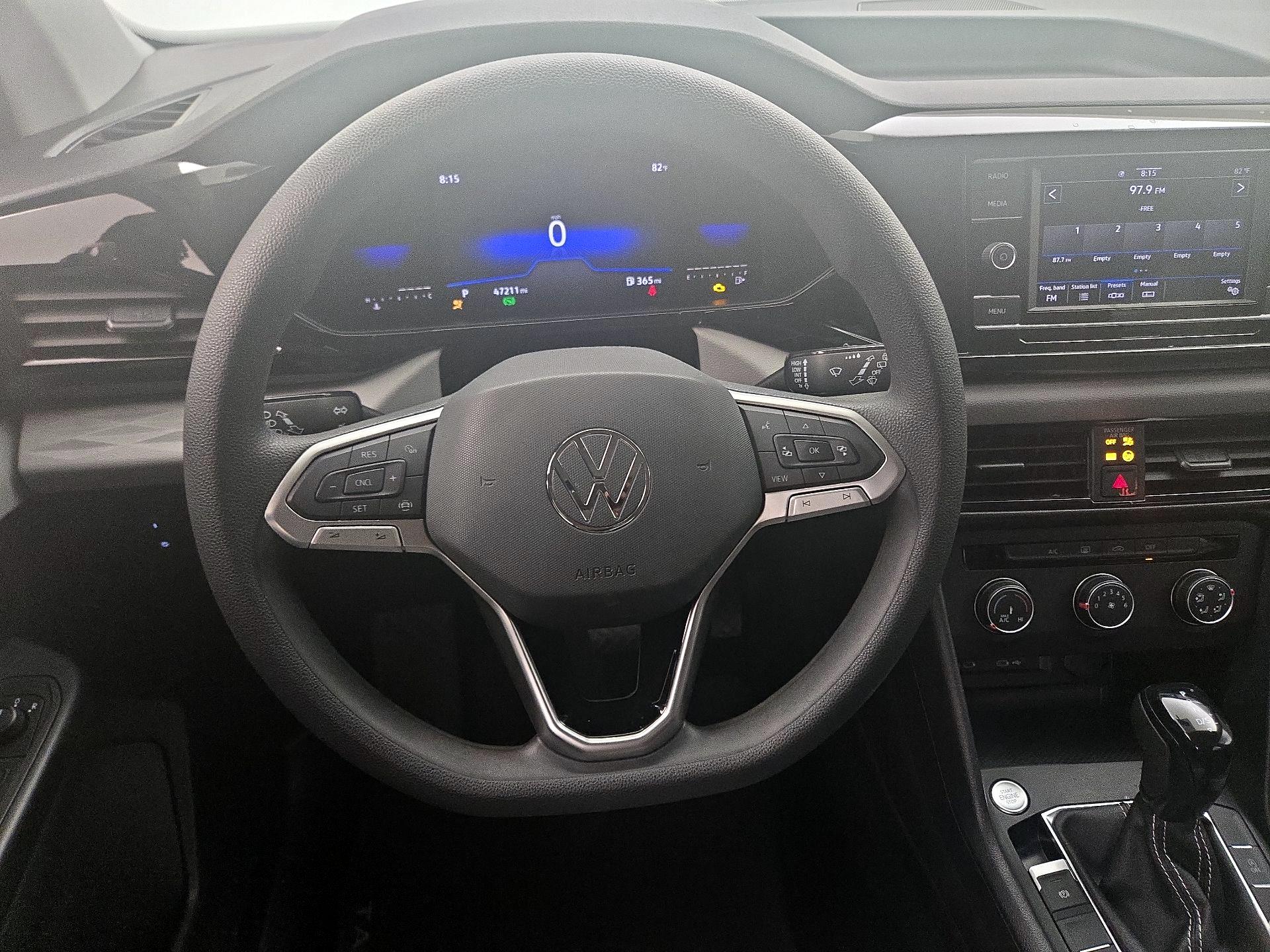 Thumbnail: 2022 Volkswagen Taos - 10