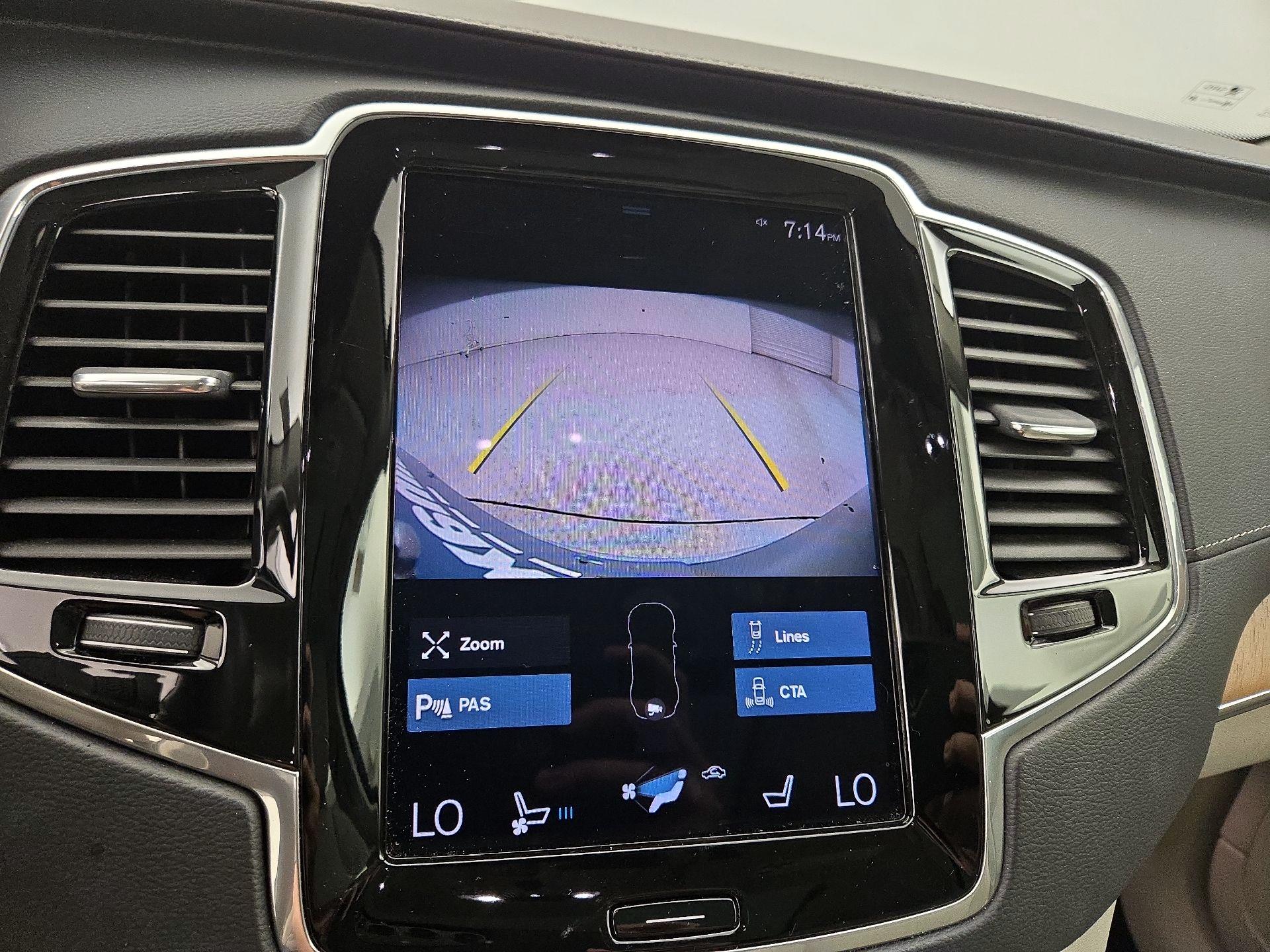 Thumbnail: 2020 Volvo XC90 - 15
