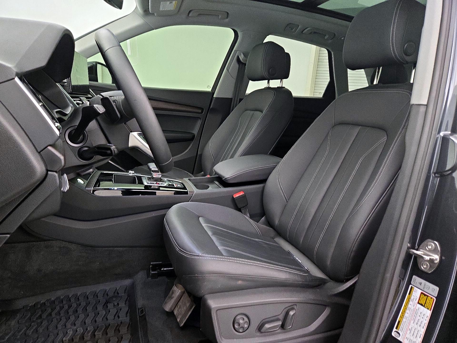 Thumbnail: 2023 Audi Q5 - 11