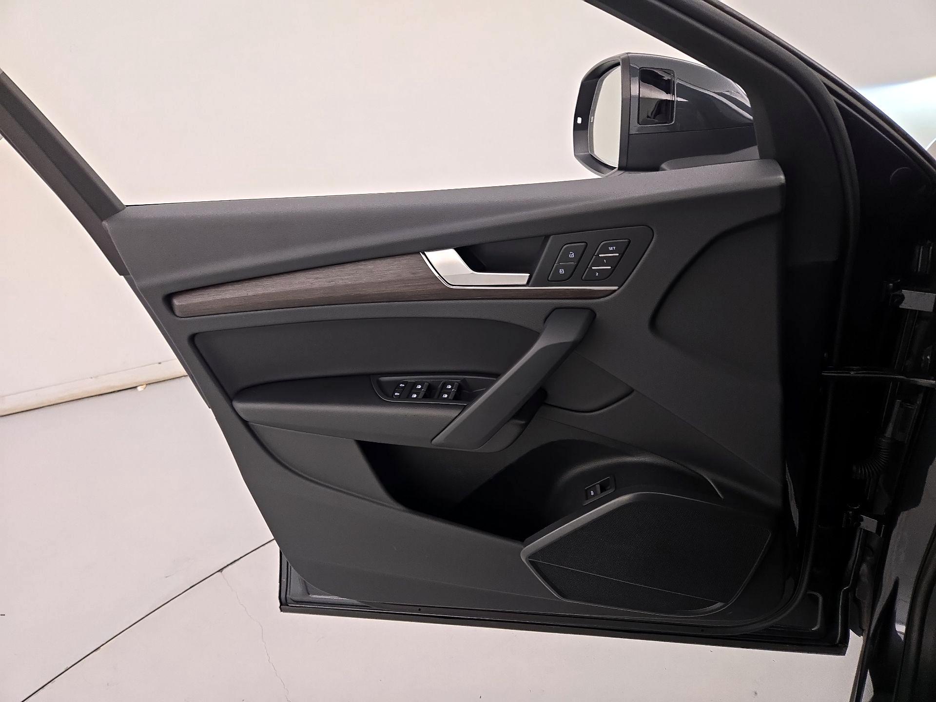 Thumbnail: 2023 Audi Q5 - 12