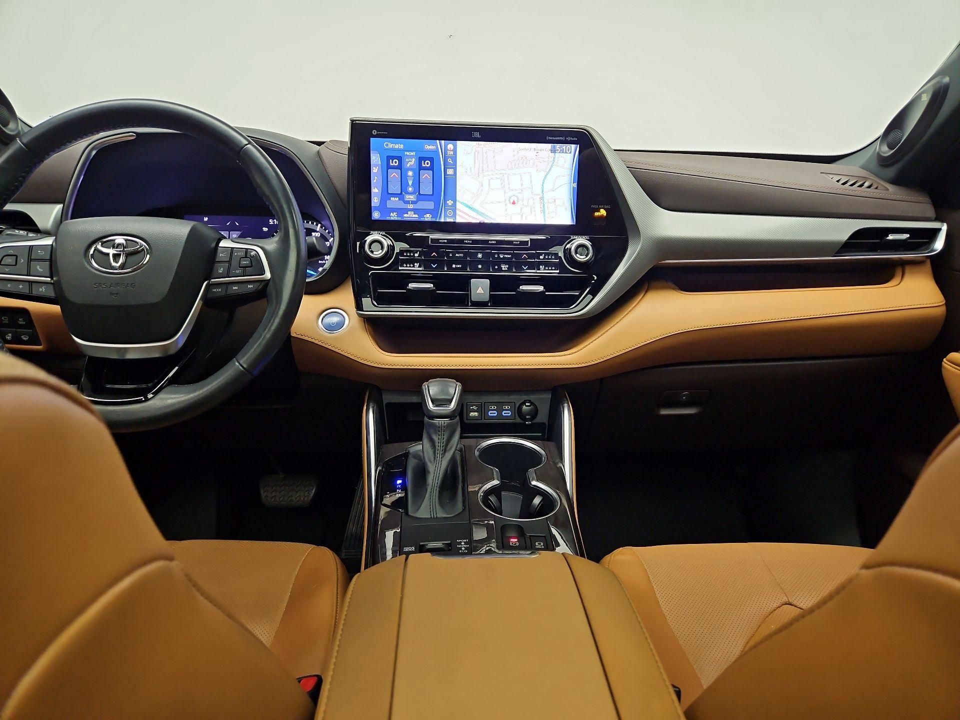 Thumbnail: 2022 Toyota Highlander - 9
