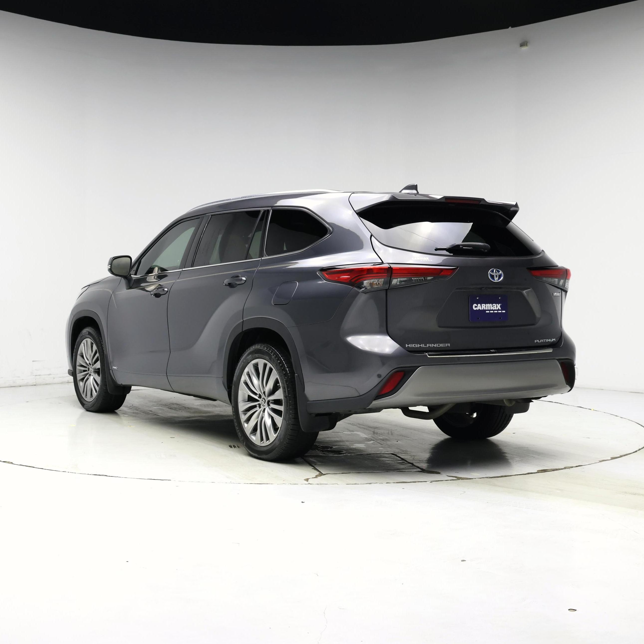 Thumbnail: 2022 Toyota Highlander - 2