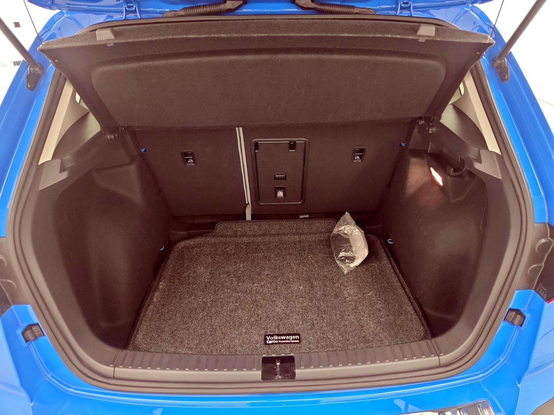Thumbnail: 2023 Volkswagen Taos - 20