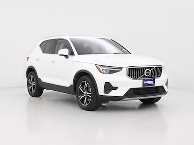 White 2025 Volvo XC40 B5 Core Bright Theme
