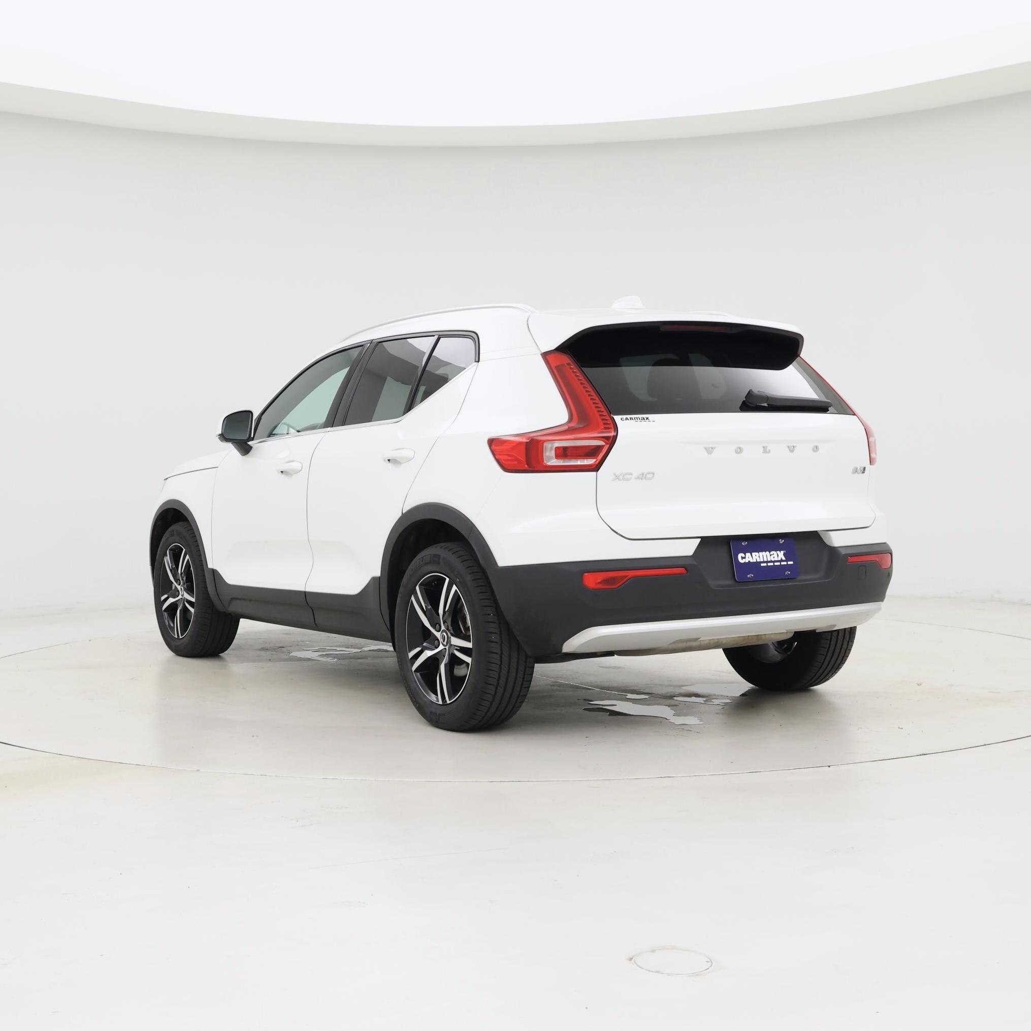 Thumbnail: 2025 Volvo XC40 - 2