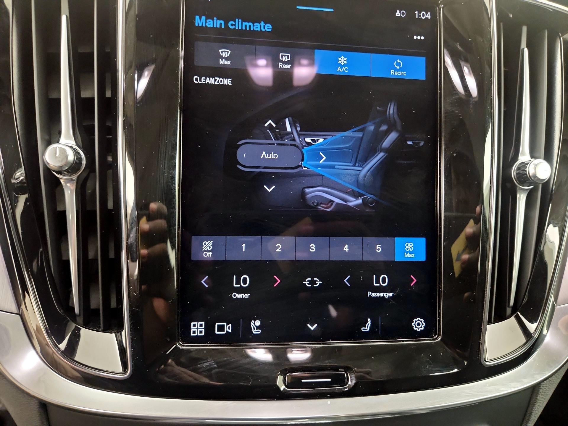 Thumbnail: 2025 Volvo S60 - 17