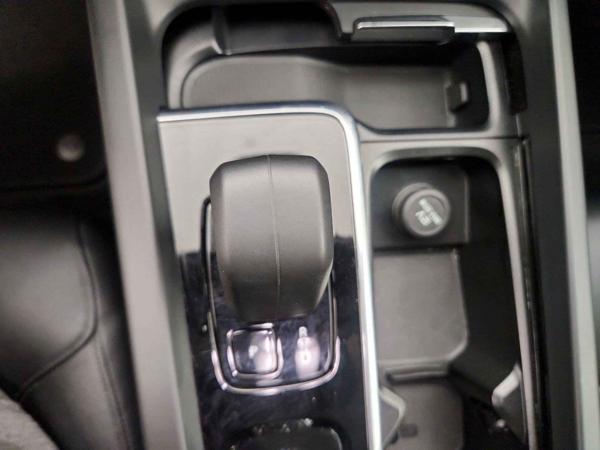 Thumbnail: 2025 Volvo S60 - 18