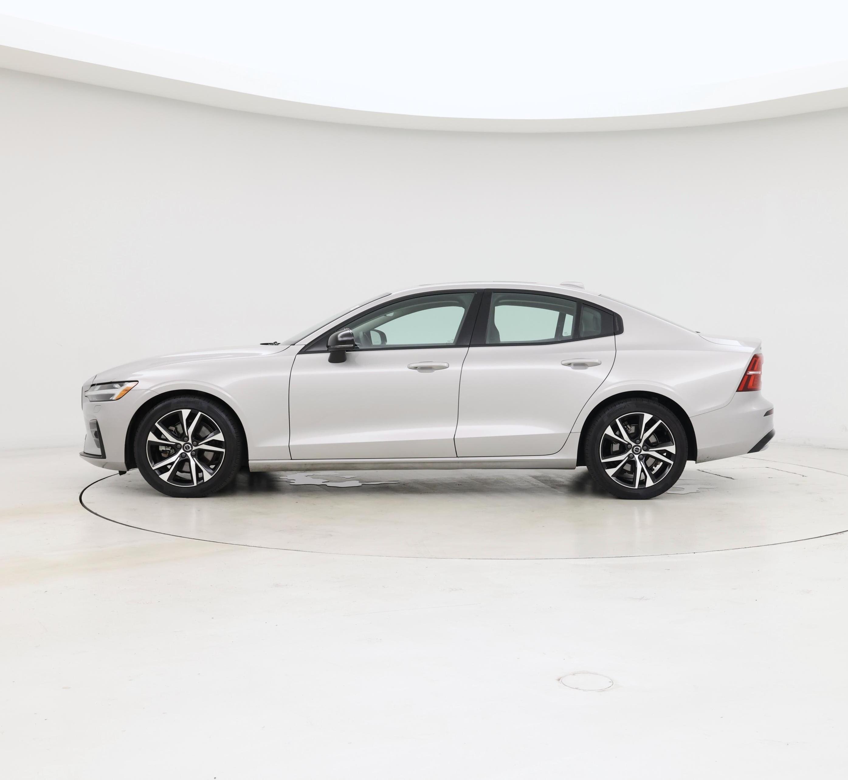 Thumbnail: 2025 Volvo S60 - 3