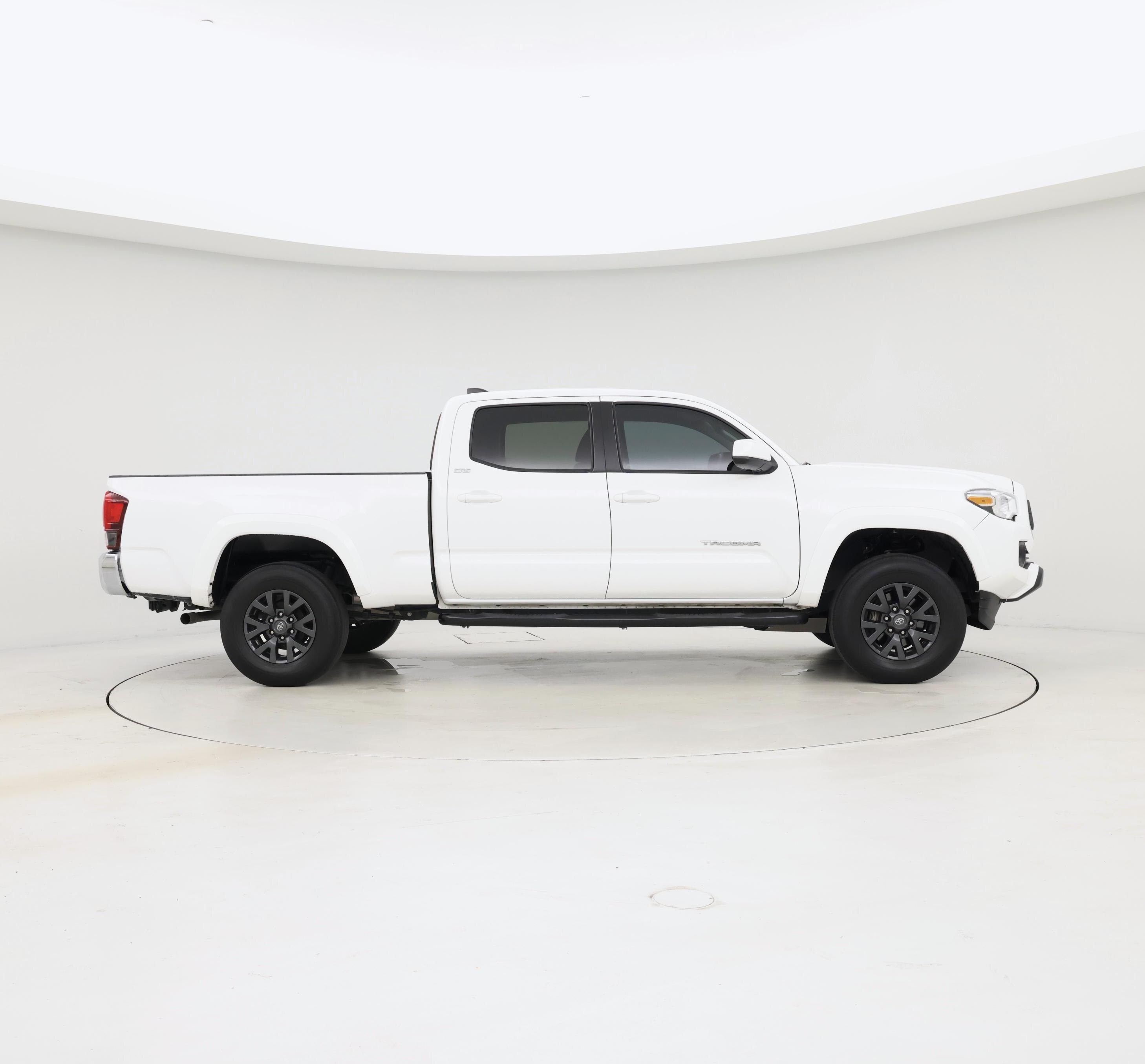 Thumbnail: 2022 Toyota Tacoma - 7