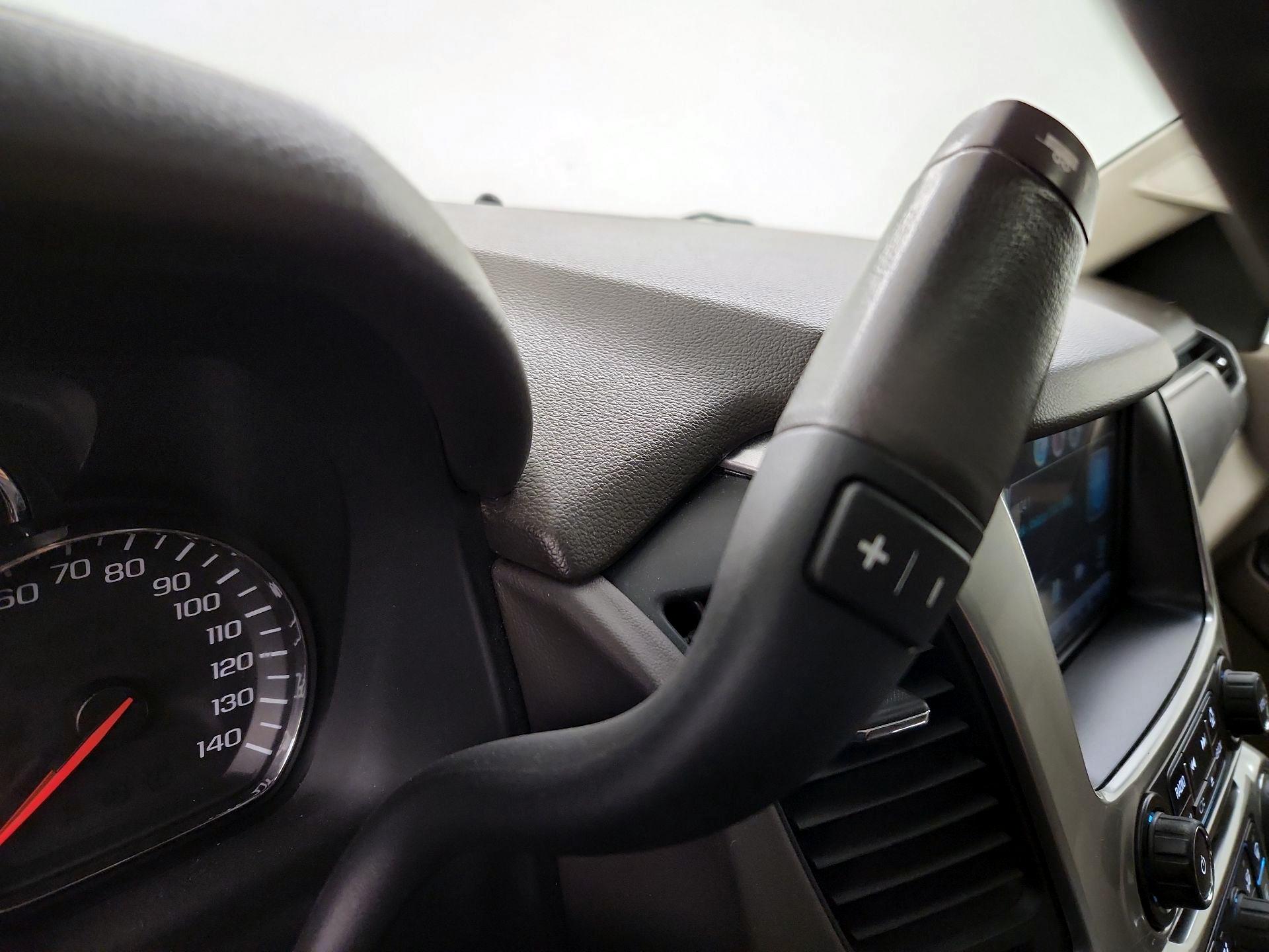 Thumbnail: 2015 Chevrolet Tahoe - 18