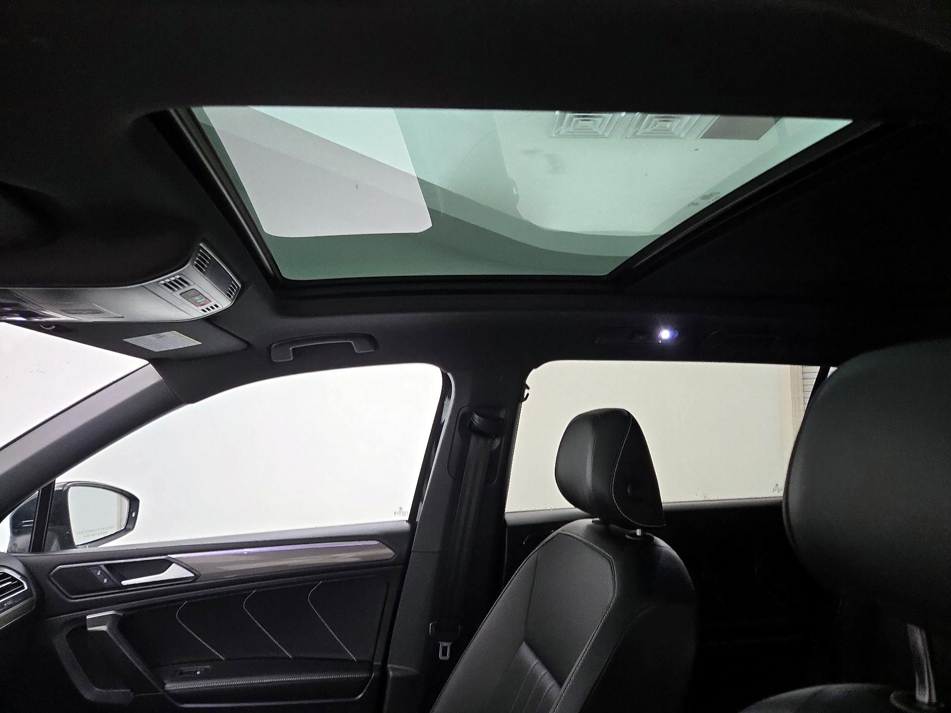 Thumbnail: 2023 Volkswagen Tiguan - 19