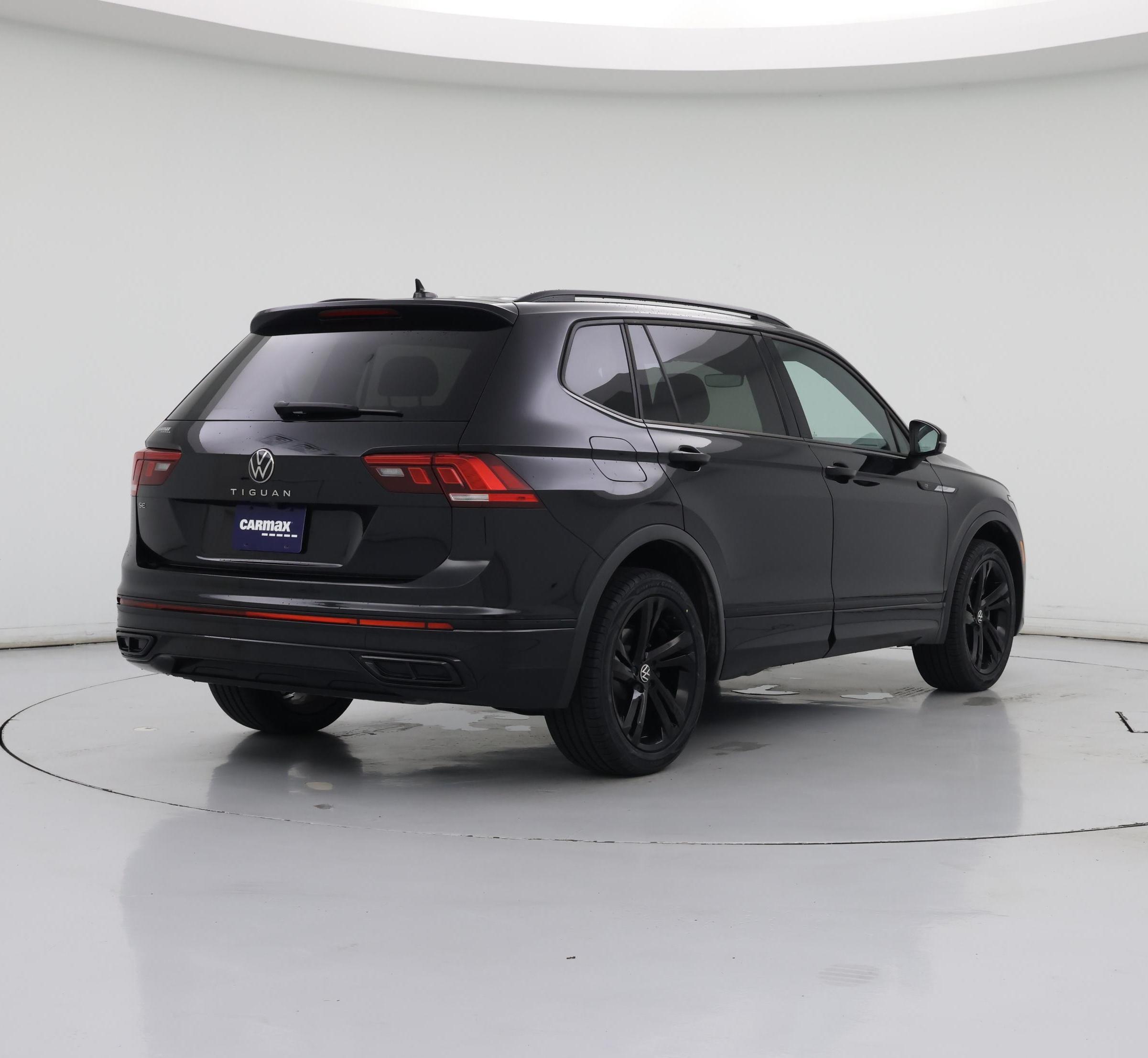 Thumbnail: 2023 Volkswagen Tiguan - 8