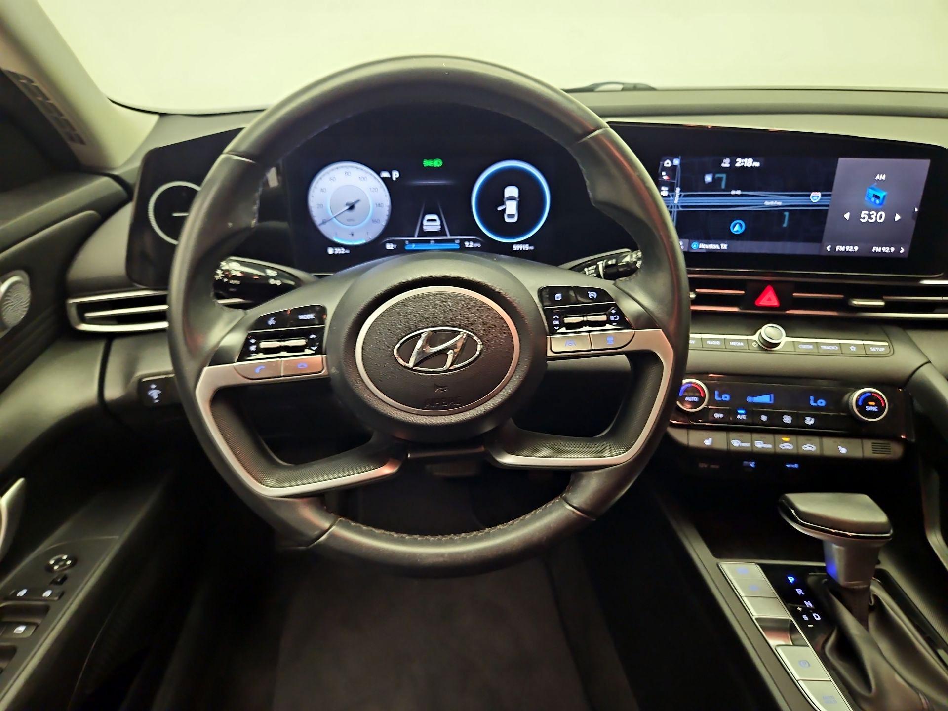 Thumbnail: 2023 Hyundai Elantra - 10