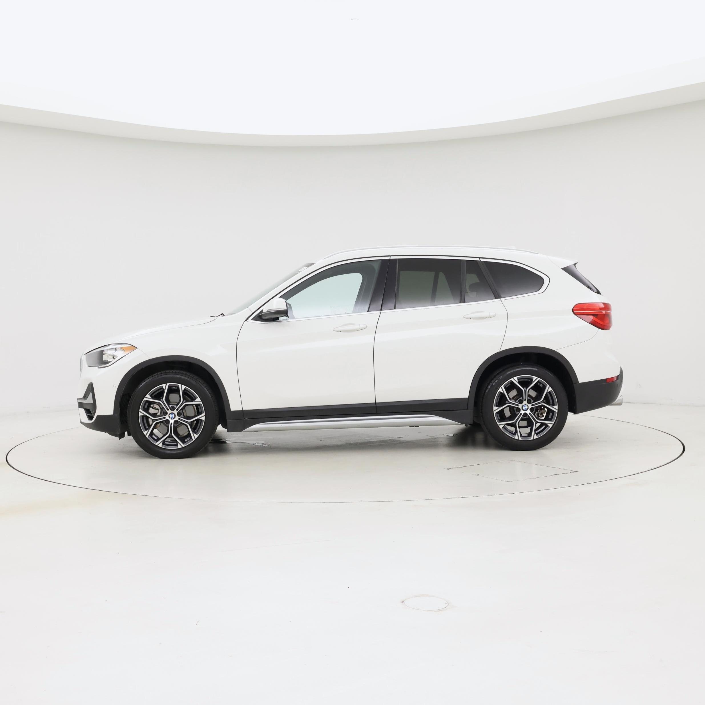 Thumbnail: 2021 BMW X1 - 3