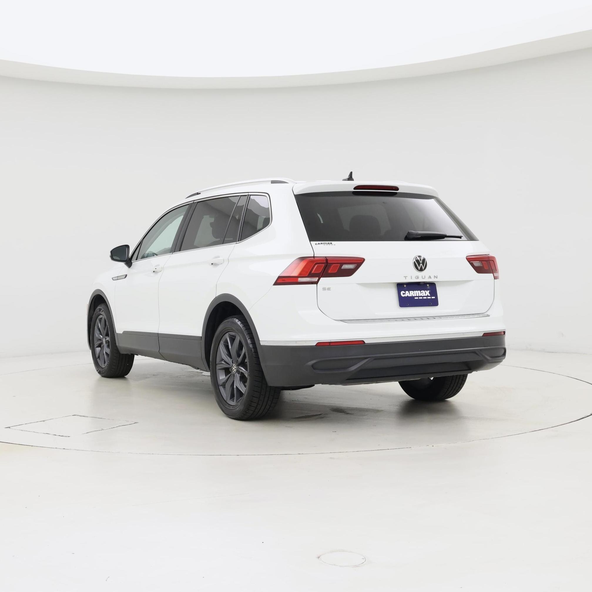 Thumbnail: 2022 Volkswagen Tiguan - 2