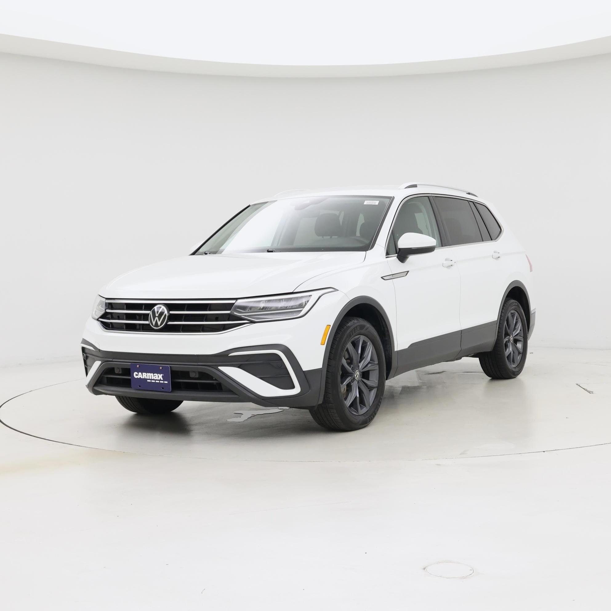 Thumbnail: 2022 Volkswagen Tiguan - 4
