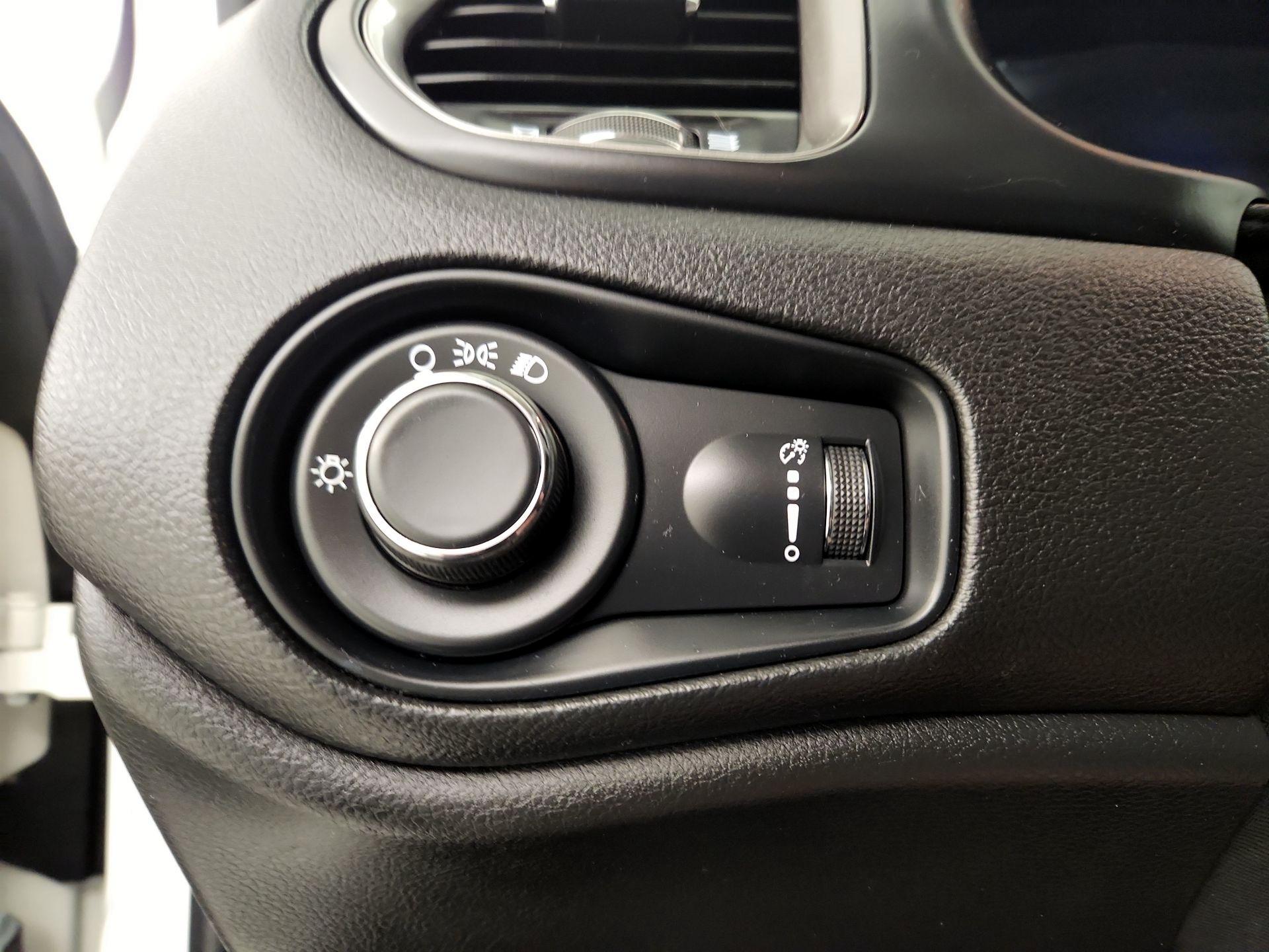 Thumbnail: 2022 Jeep Renegade - 13