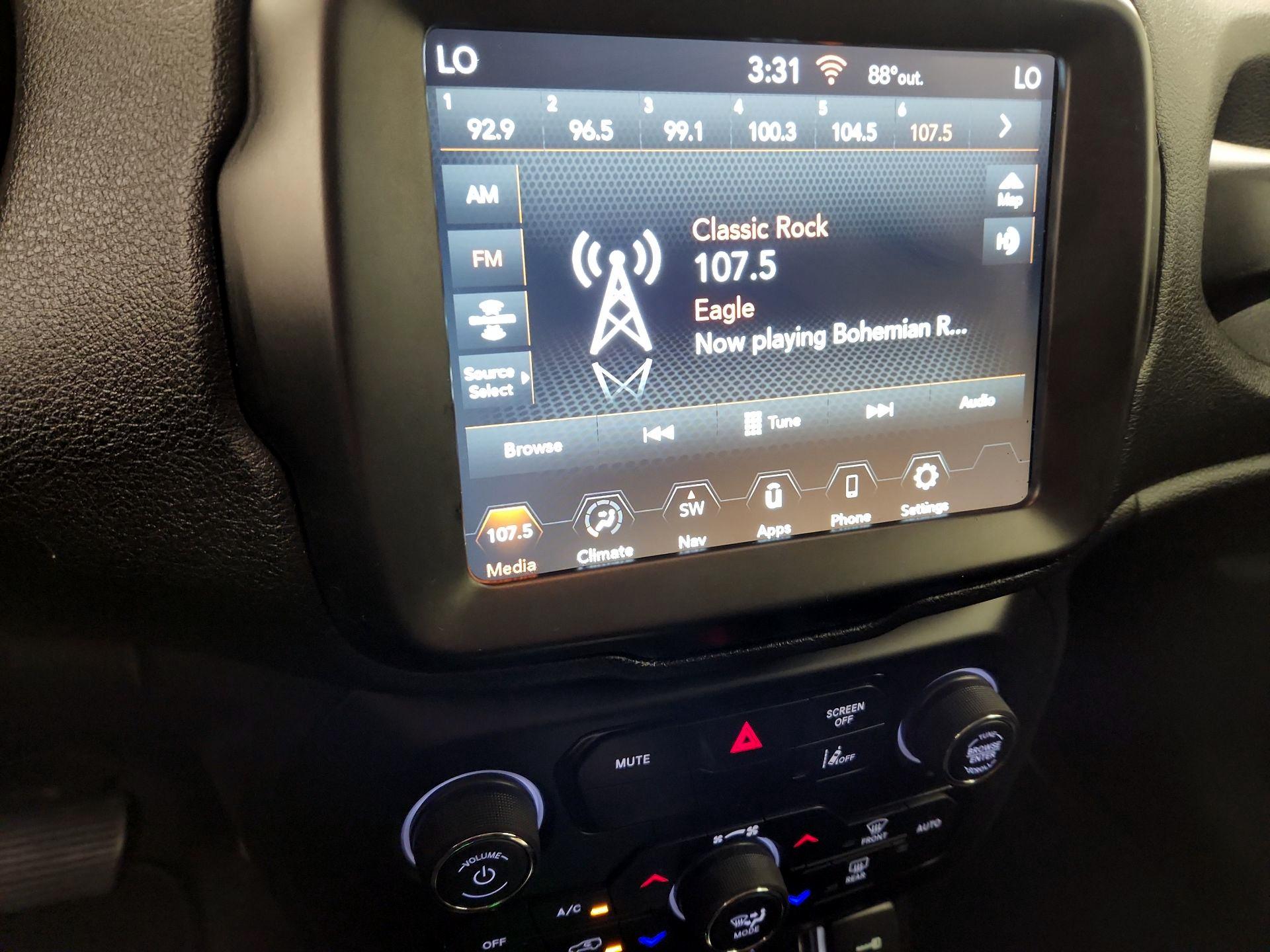 Thumbnail: 2022 Jeep Renegade - 16