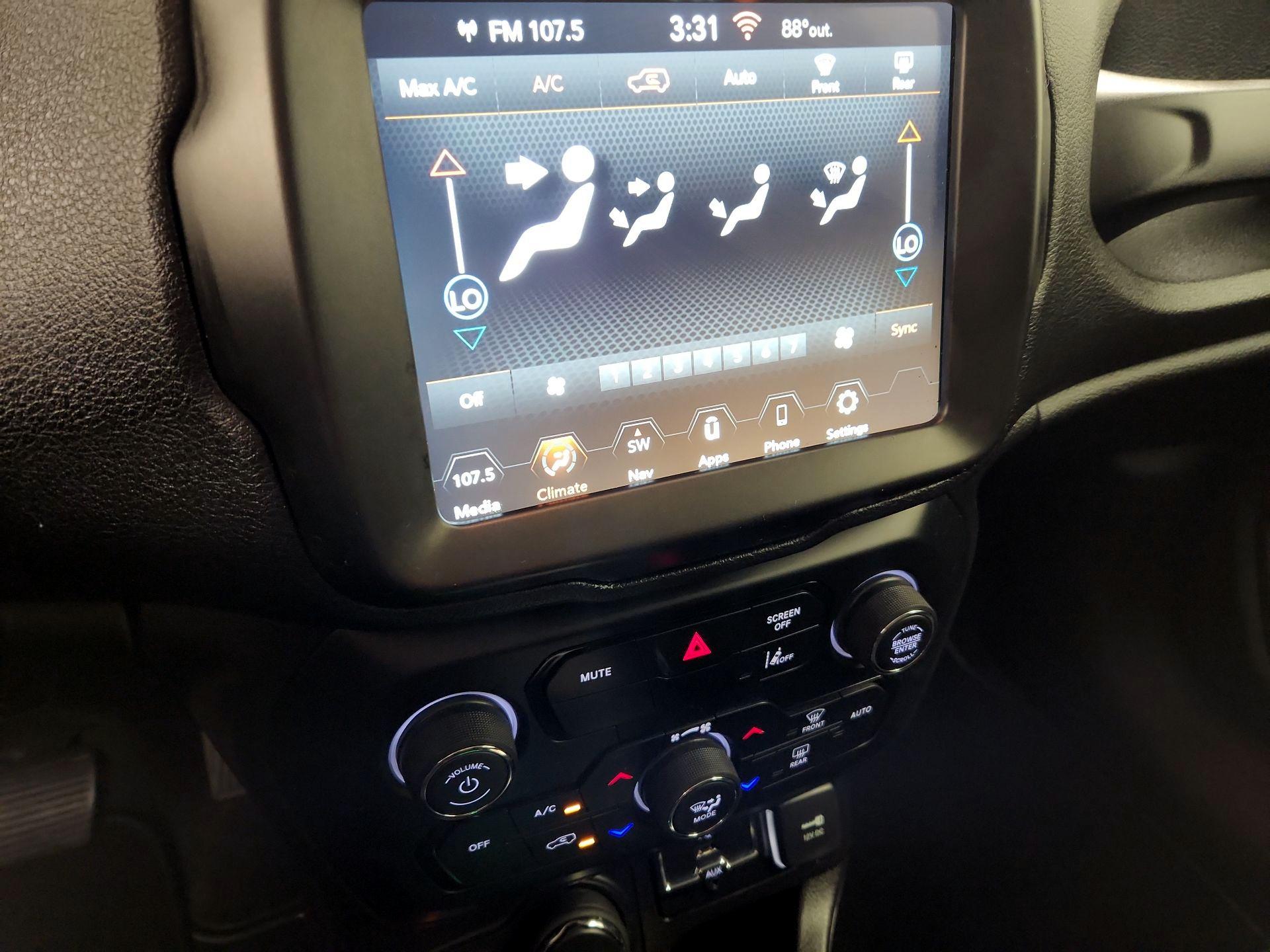 Thumbnail: 2022 Jeep Renegade - 17