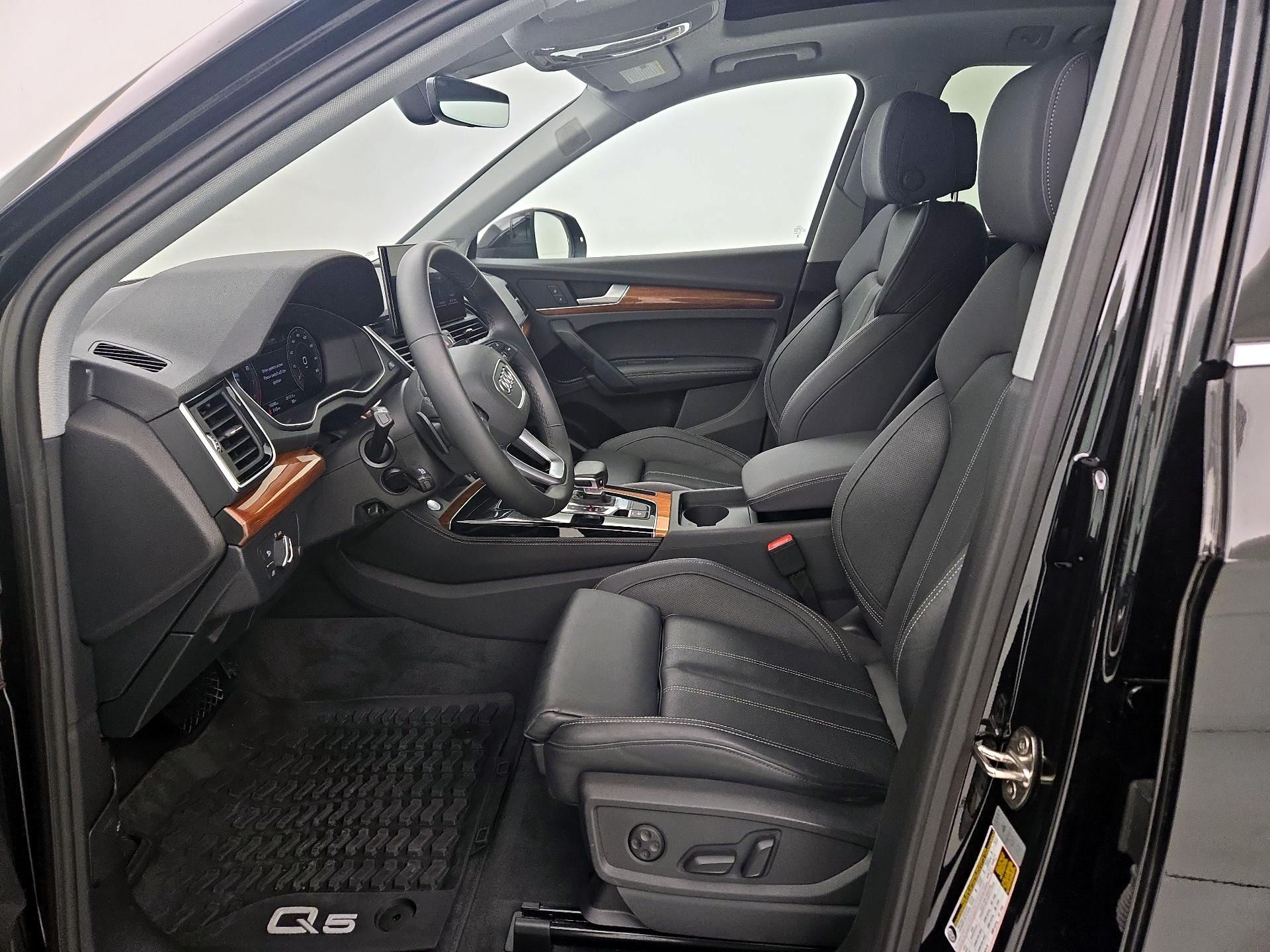 Thumbnail: 2023 Audi Q5 - 11