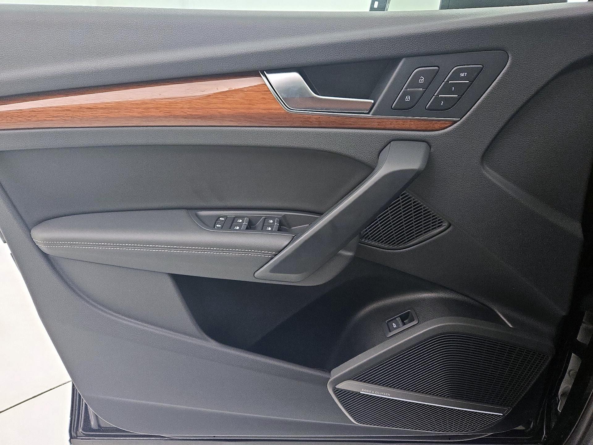 Thumbnail: 2023 Audi Q5 - 12