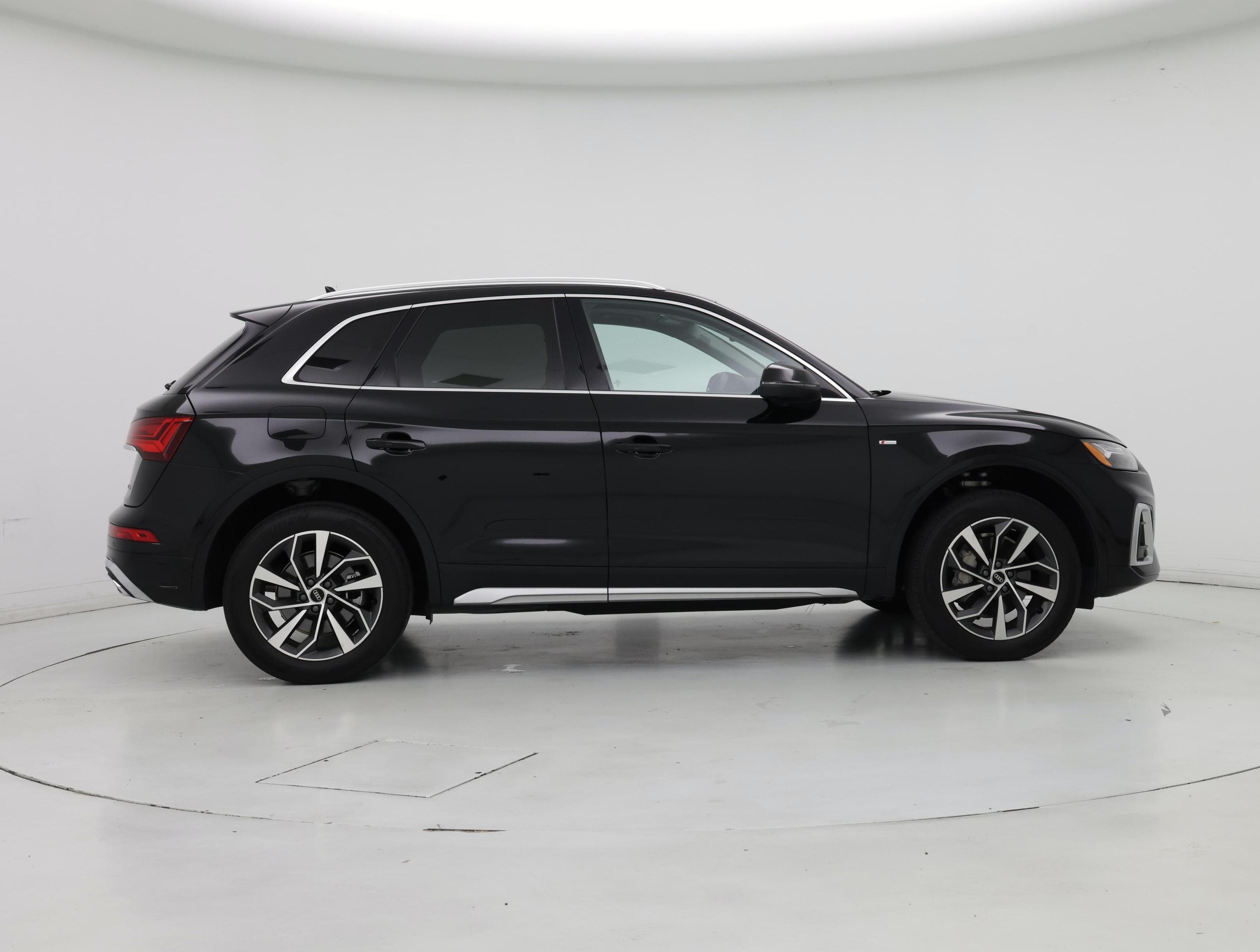 Thumbnail: 2023 Audi Q5 - 7