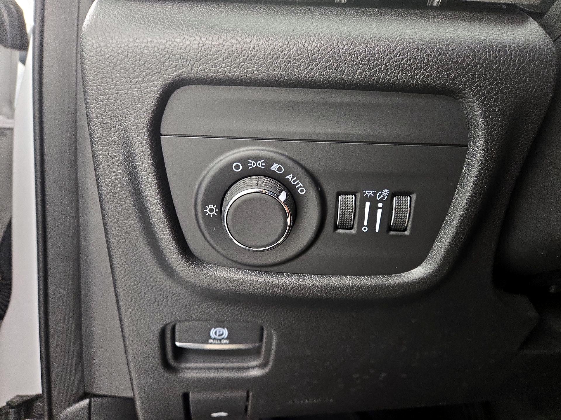 Thumbnail: 2023 Jeep Grand Cherokee - 13