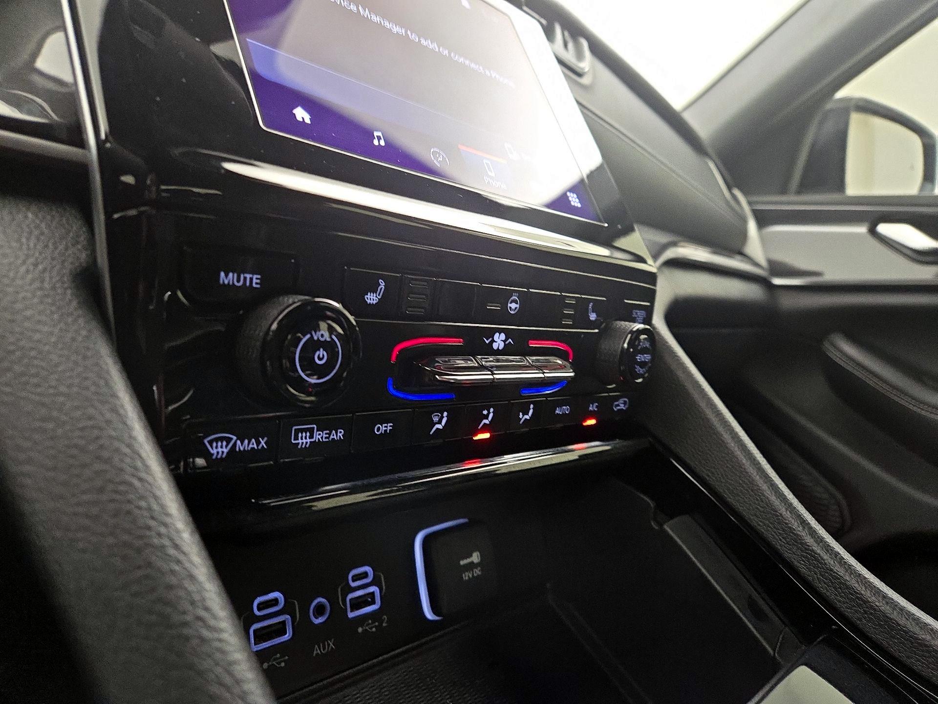 Thumbnail: 2023 Jeep Grand Cherokee - 16
