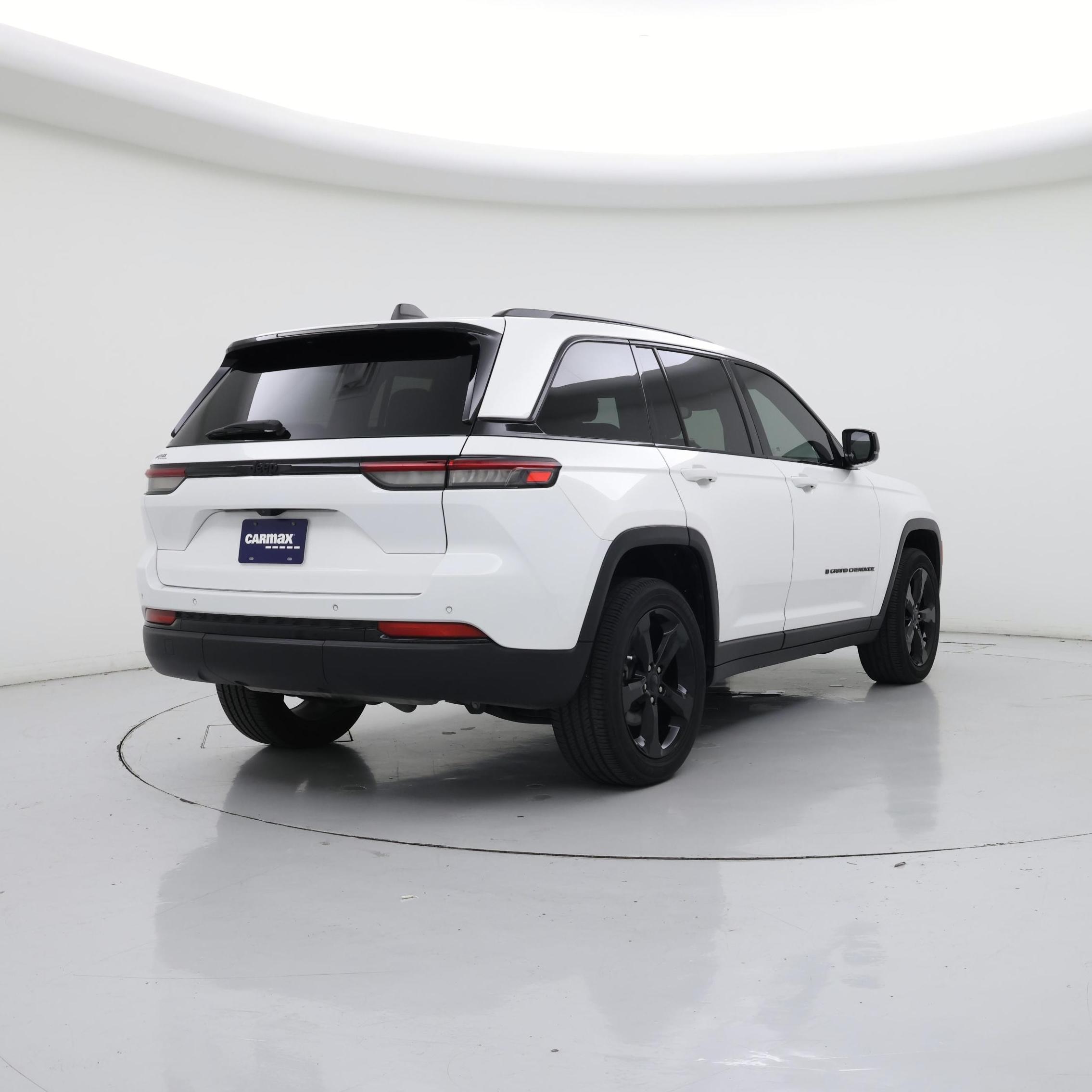 Thumbnail: 2023 Jeep Grand Cherokee - 8