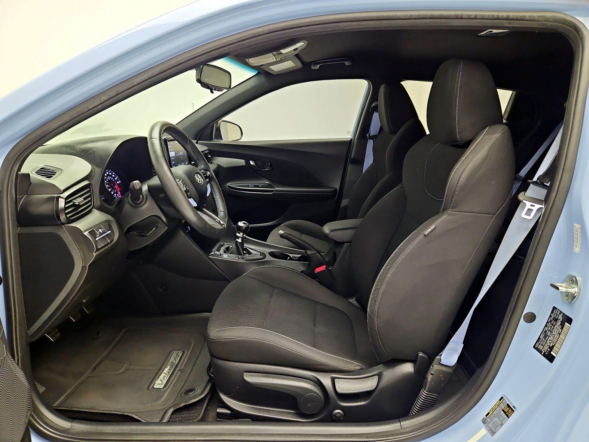 Thumbnail: 2019 Hyundai Veloster - 11