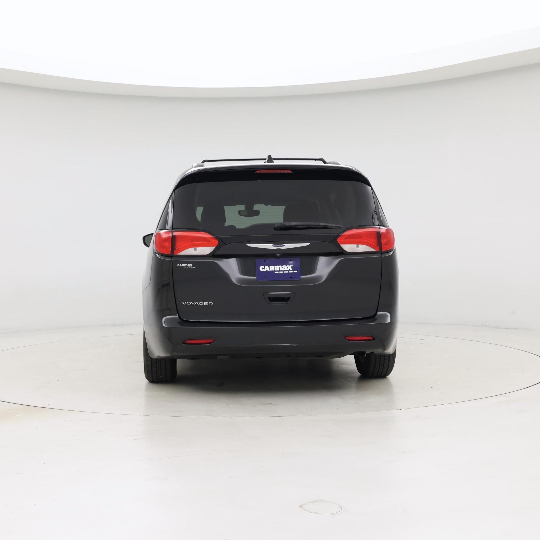 Thumbnail: 2020 Chrysler Voyager - 6